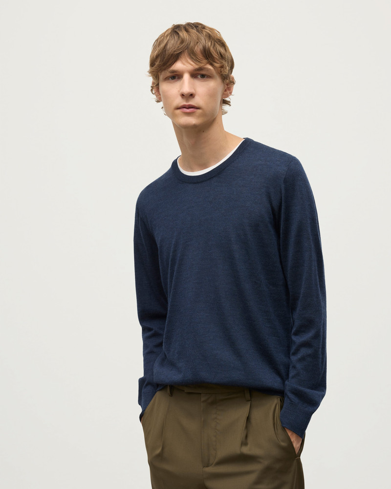 Johnstons of Elgin Fin Navy Superfine Cashmere Jumper outlook