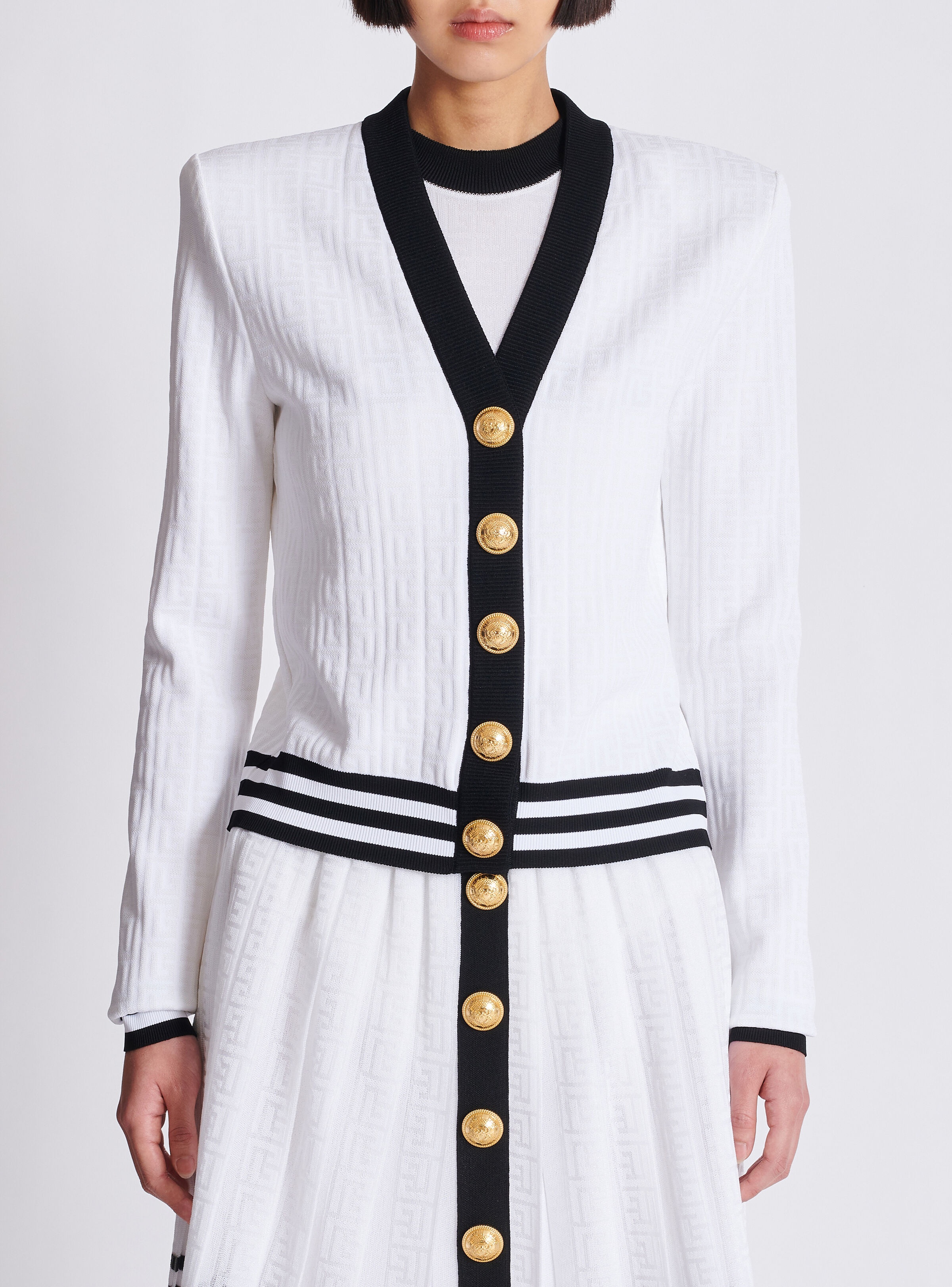 Two-tone monogrammed knit cardigan - 5
