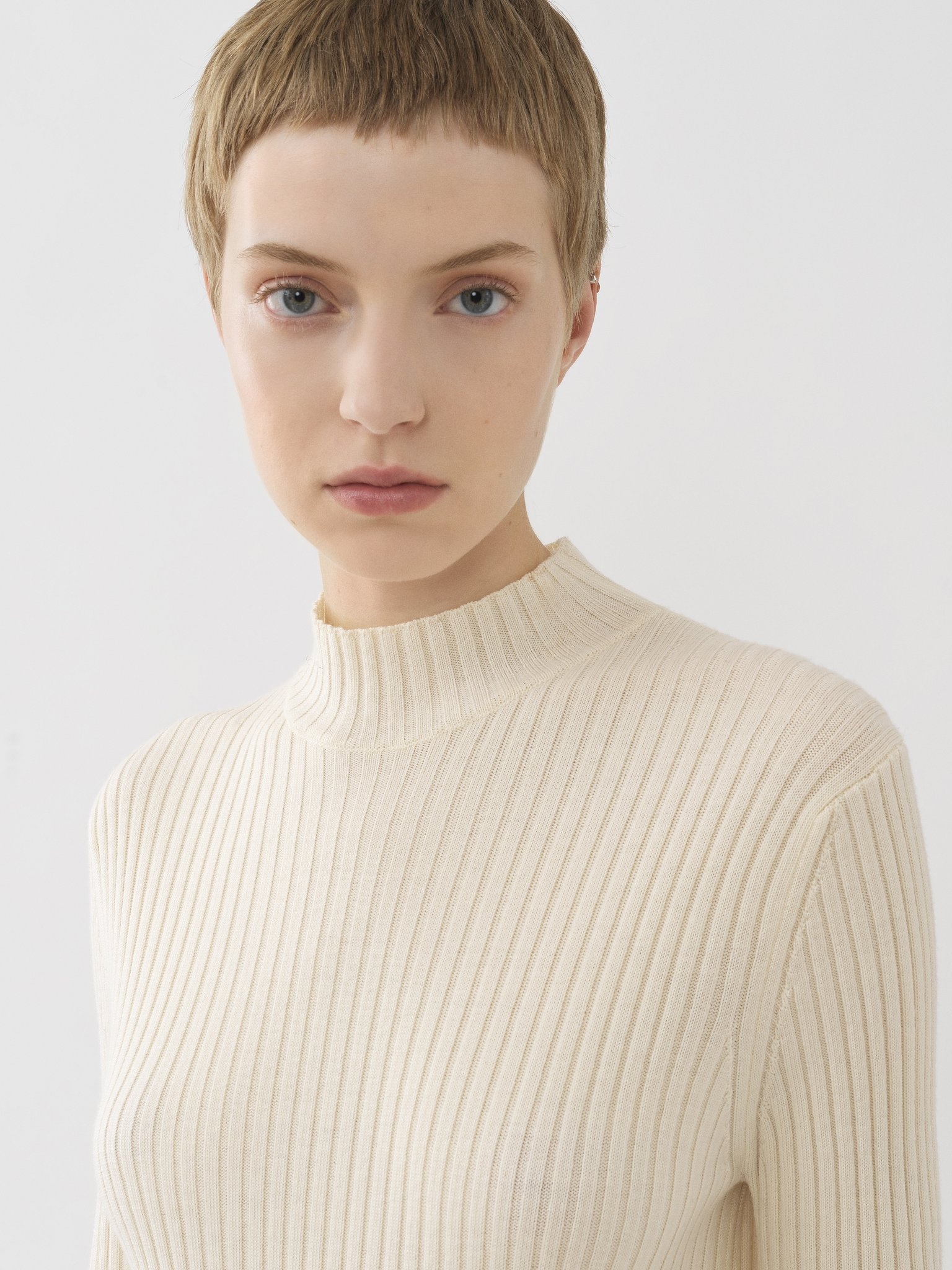 FITTED MOCK-NECK SWEATER - 6