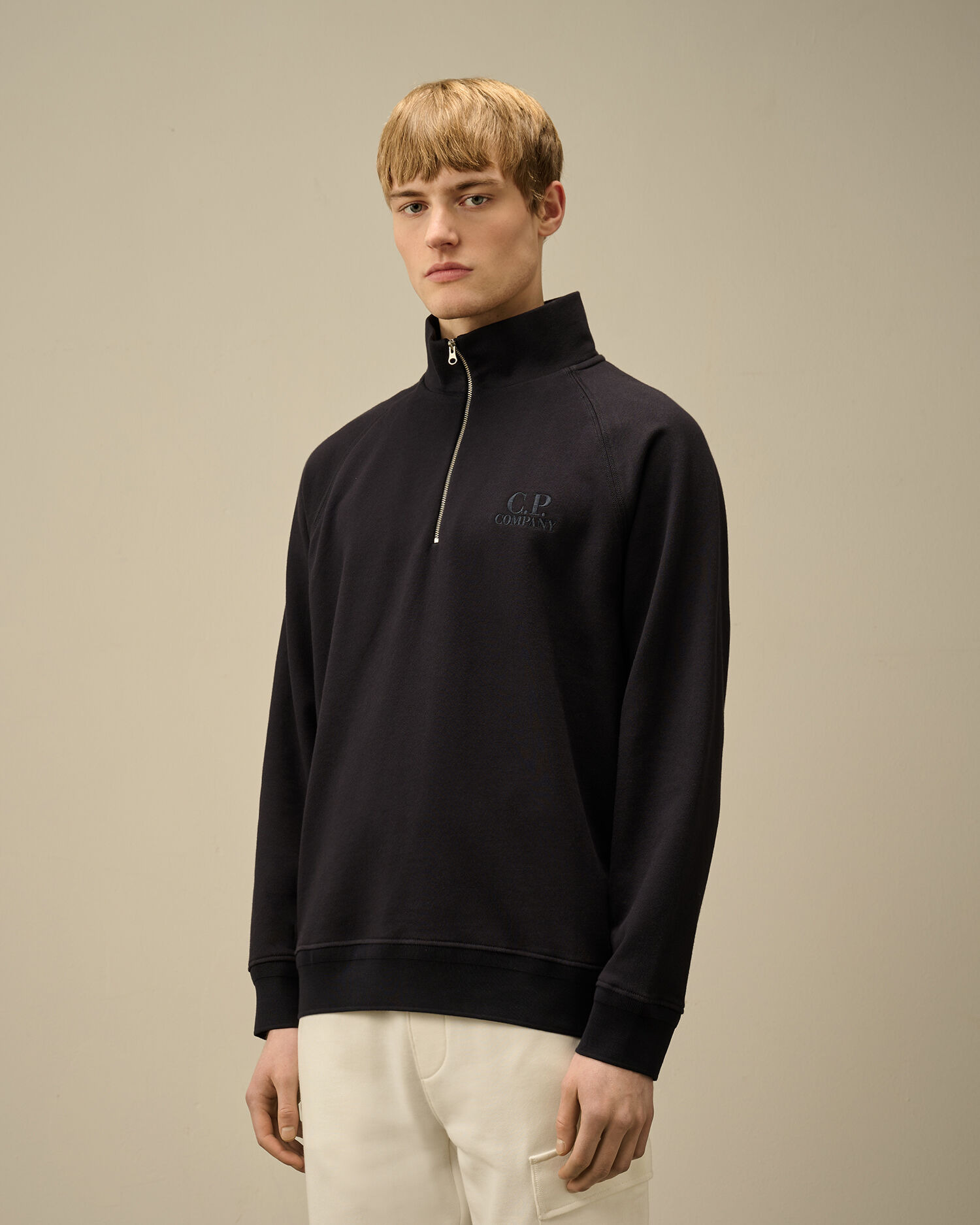 Diagonal Raised Fleece Half Zip Logo Sweatshirt - 3