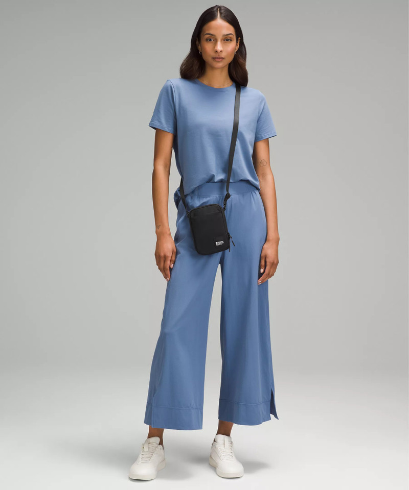 lululemon Easy Access Crossbody Bag 1.5L outlook