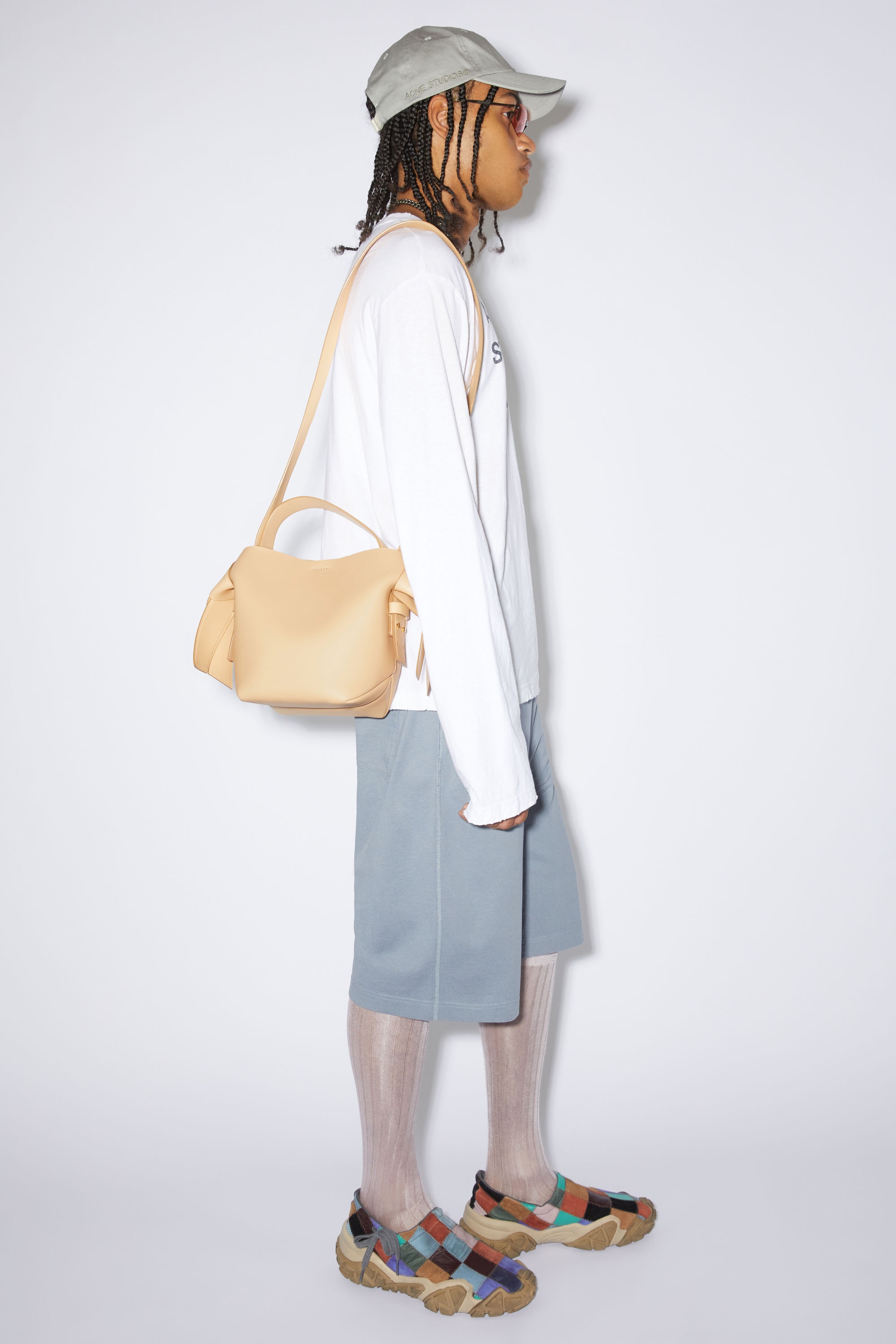 Acne Studios Musubi mini shoulder bag - Dune beige | REVERSIBLE