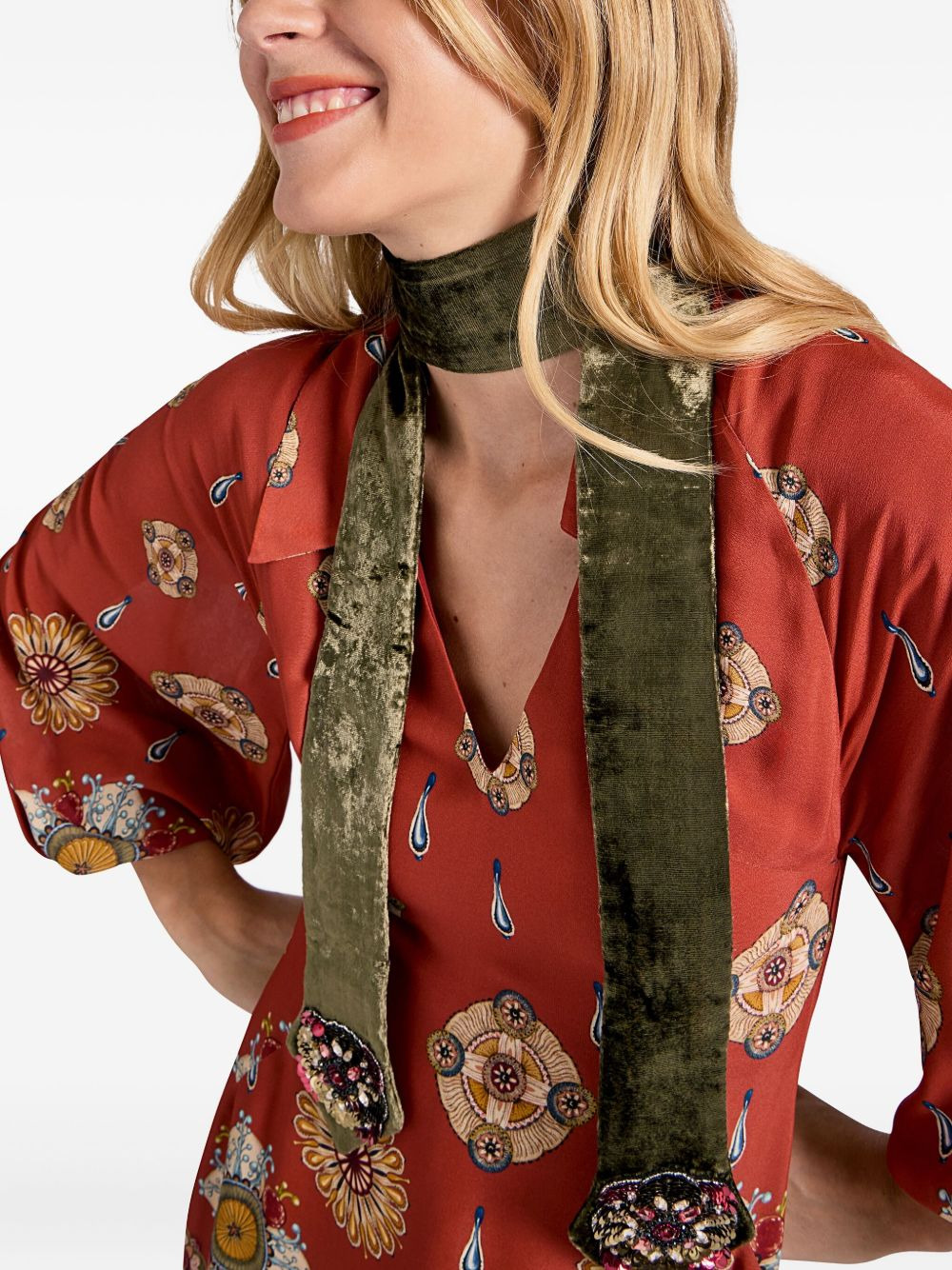 Ella 2-Ways embellished velvet-texture stole - 4