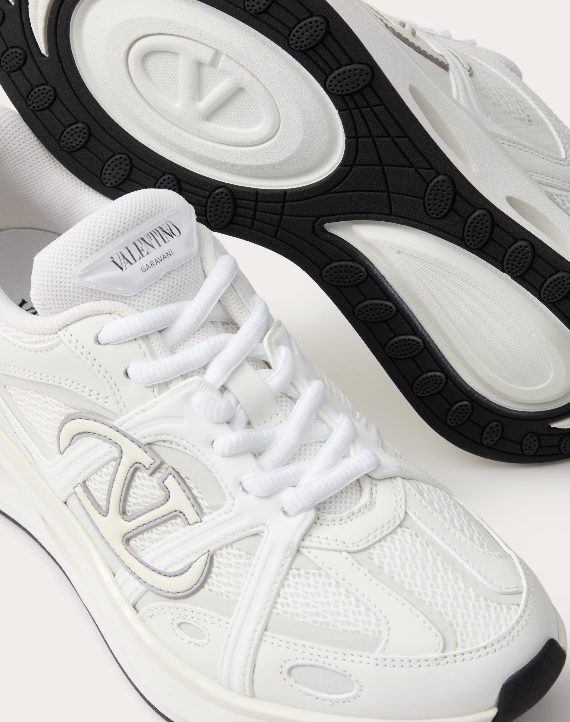 Valentino VLOGO EASYJOG CALFSKIN AND FABRIC SNEAKER | REVERSIBLE