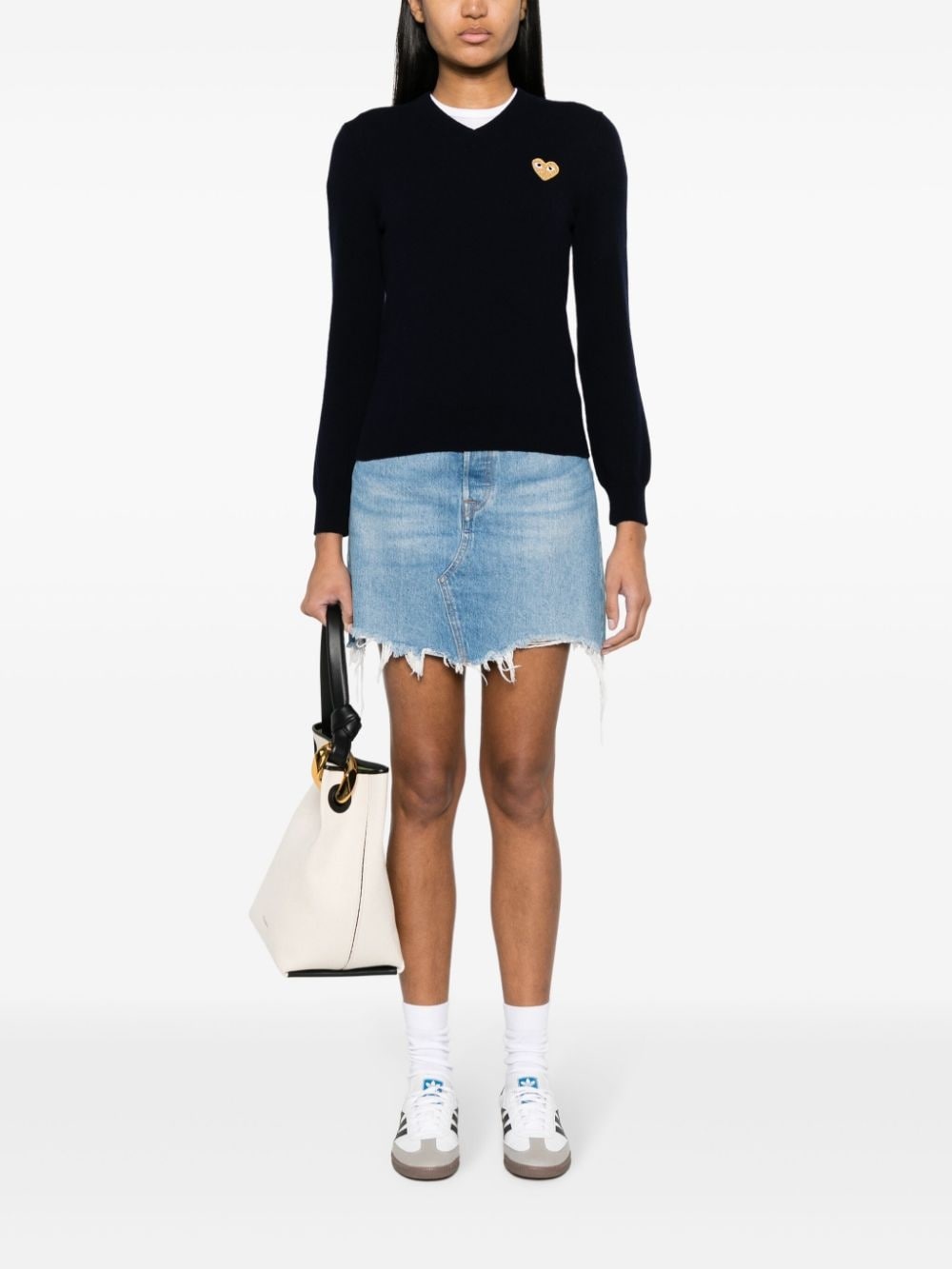 heart-patch V-neck wool jumper - 2