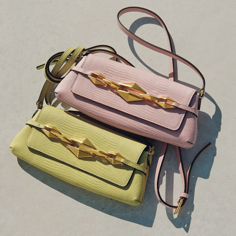 Diamond Shoulder East-West S
Yellow Lizard Print Mini Shoulder Bag 6