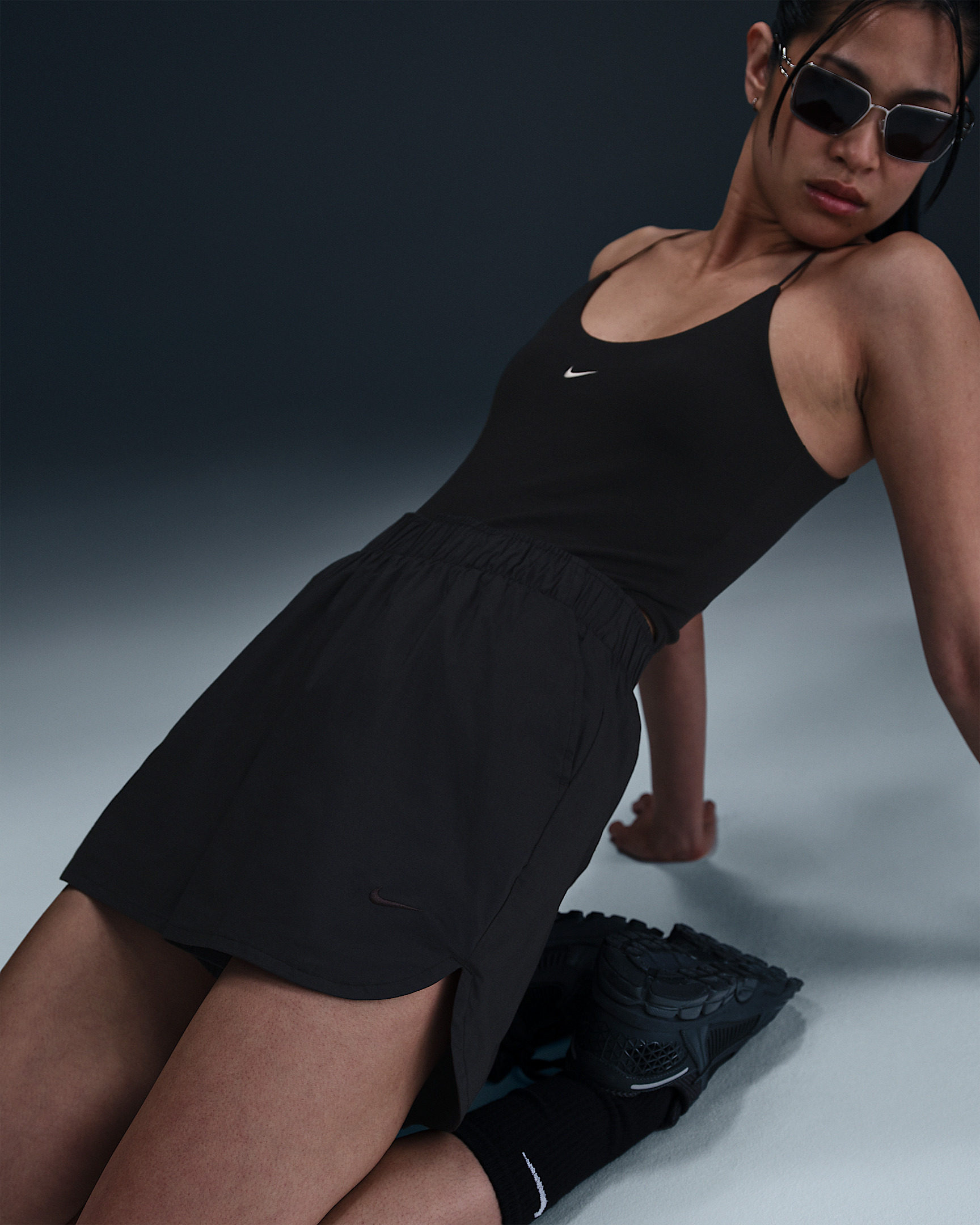 Nike Sportswear Chill Poplin Women's Mid-Rise 5" Shorts - 5