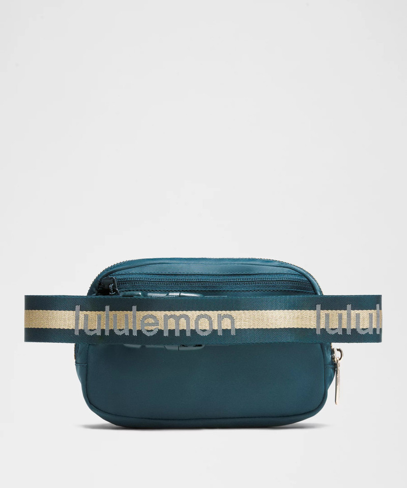 Everywhere Belt Bag 1L *Wordmark 3