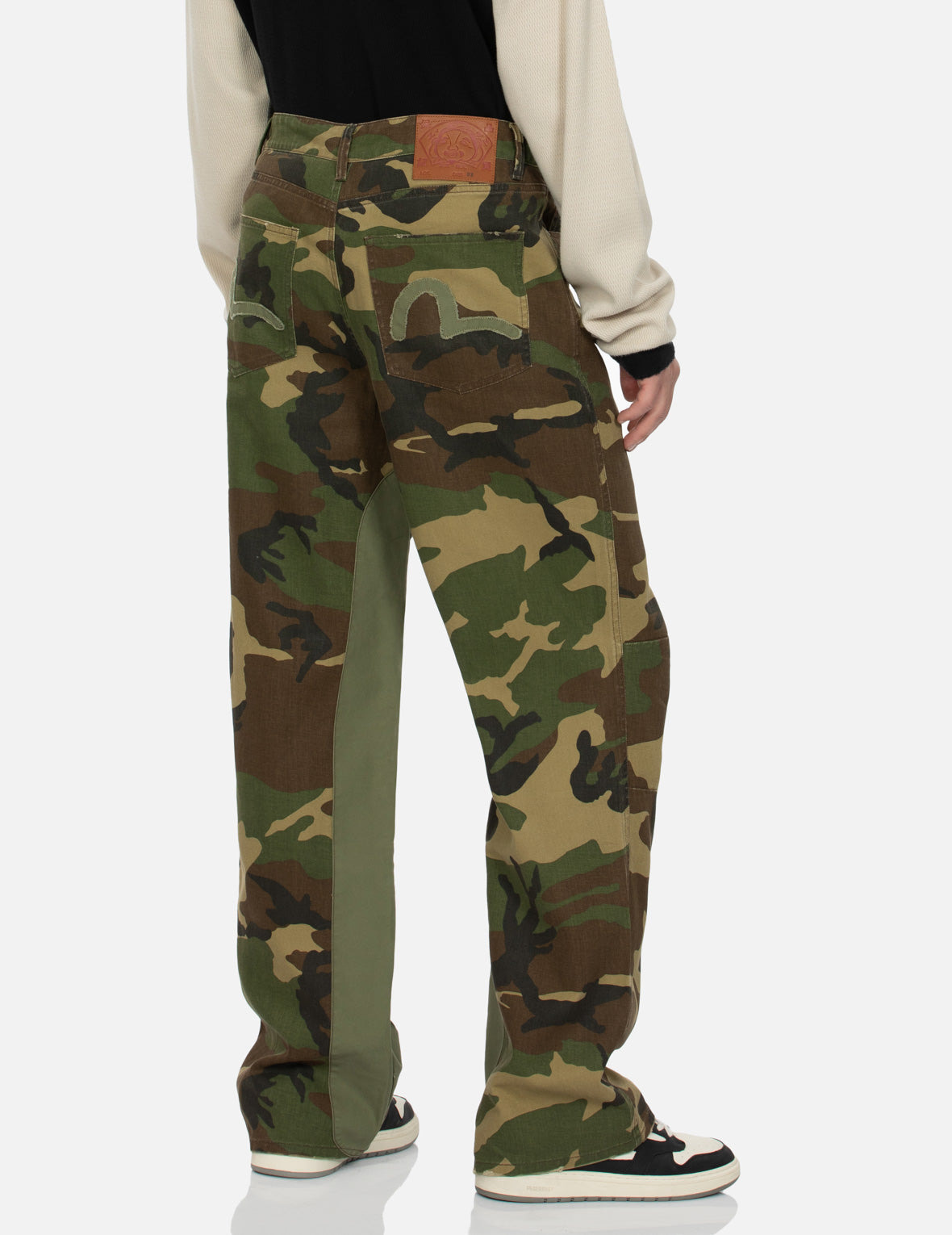 SEAGULL APPLIQUÉ EMBROIDERY BAGGY FIT CAMO PARACHUTE PANTS - 8
