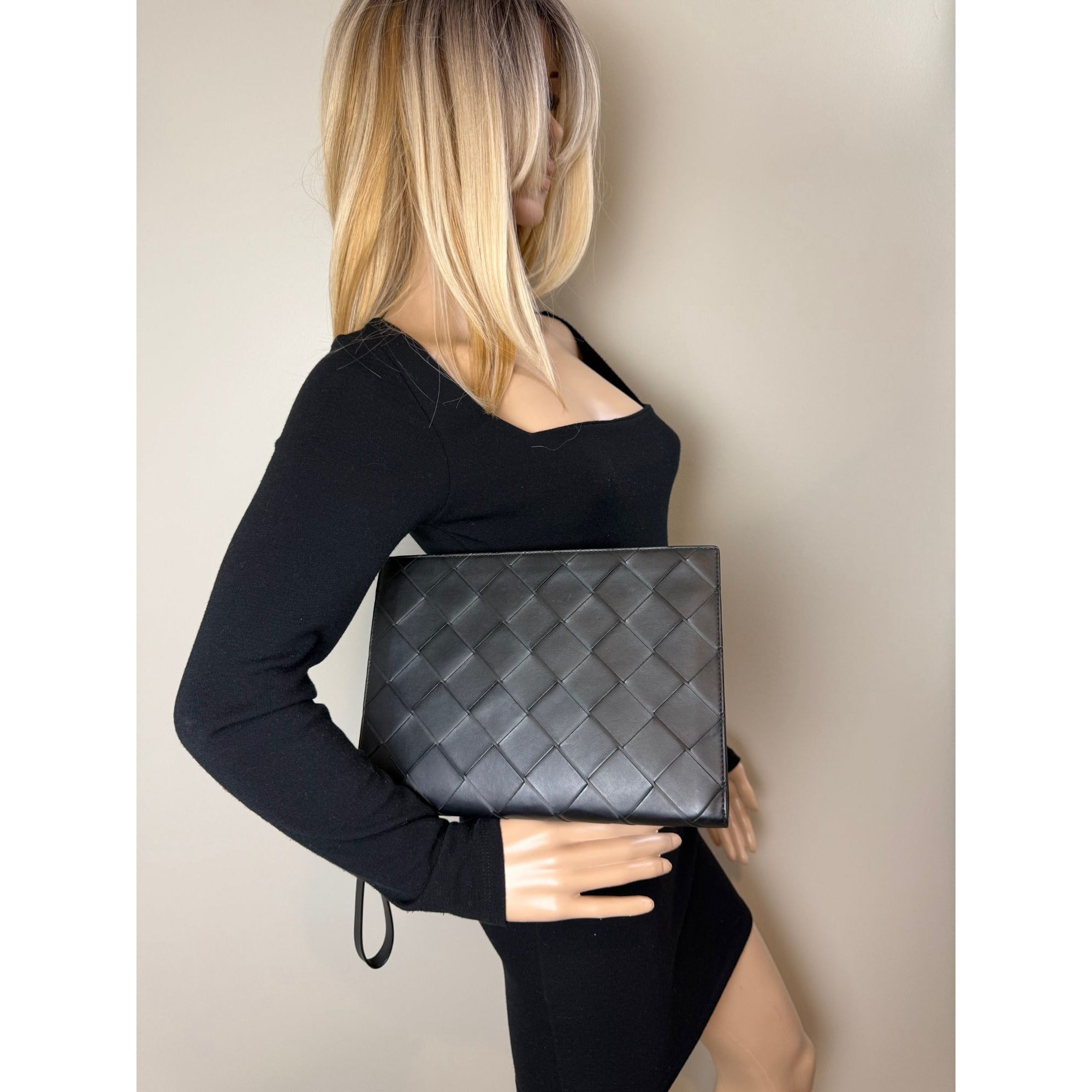 Bottega Veneta Black Leather Maxi Intreciato Document Case Wristlet Clutch Bag - 14
