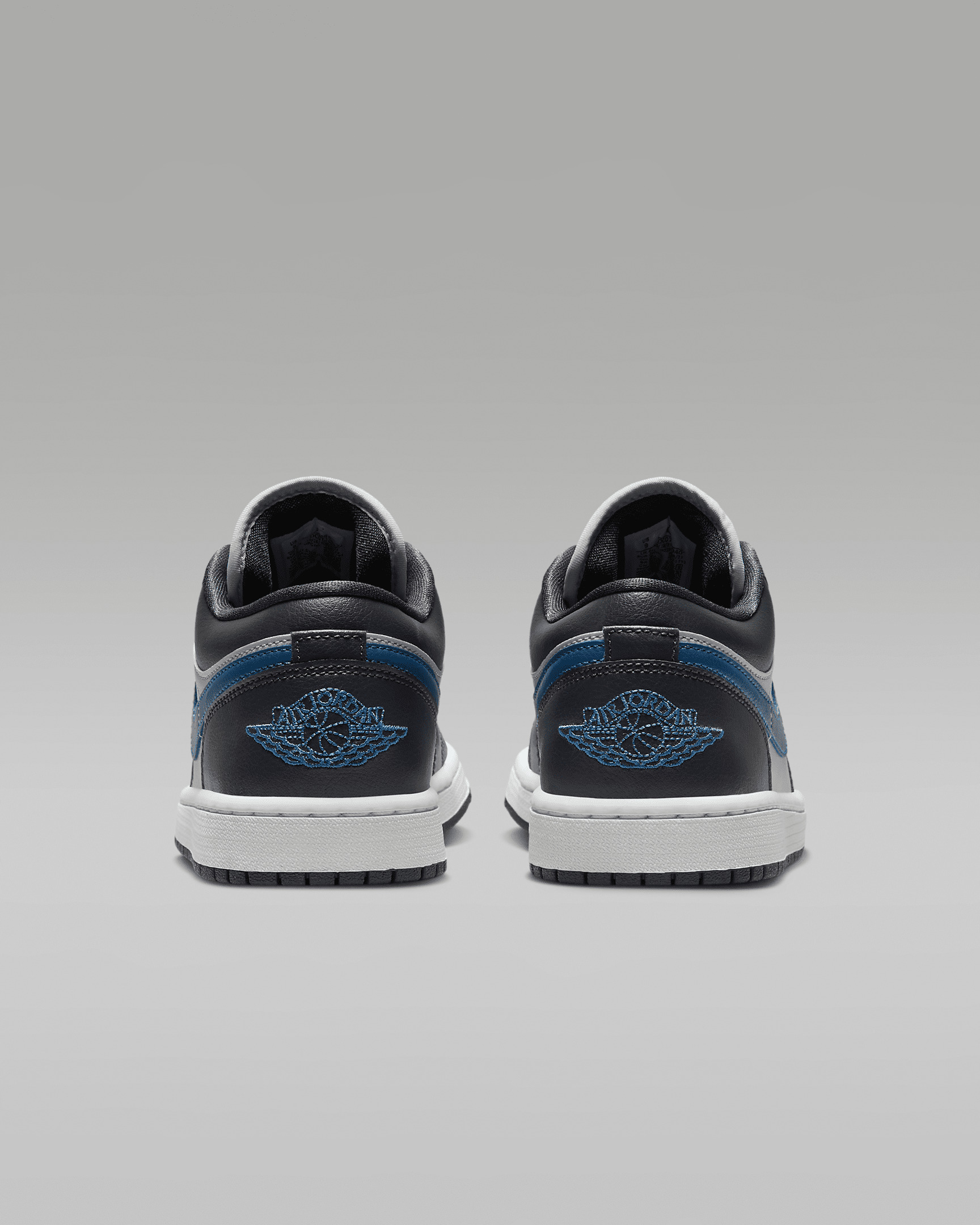 Air Jordan 1 Low Women's Shoes - 6
