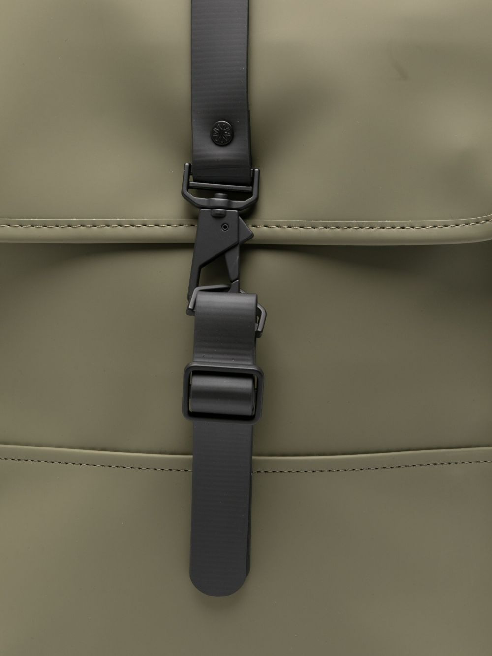 flap-fastening backpack - 3