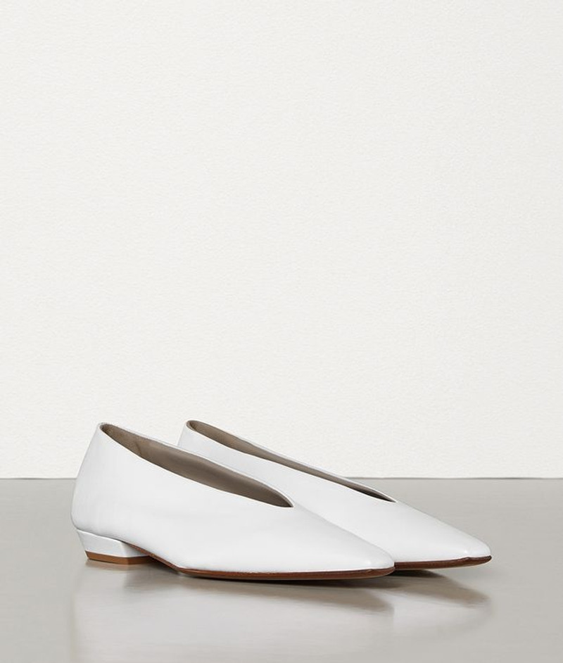 Bottega Veneta ALMOND FLATS outlook