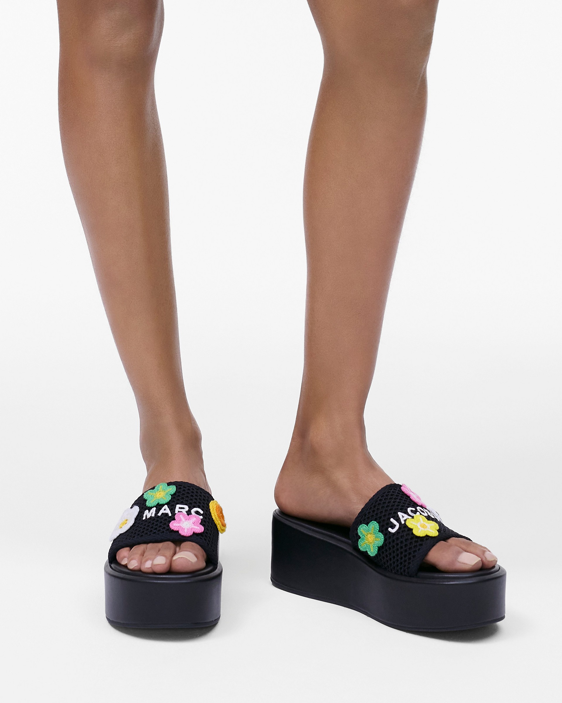 MARC JACOBS The Platform Sandals 花柄 デニム 厚底 サンダル Marc Jacobs The Puffed Daisy Denim Platform Sandals | Neiman