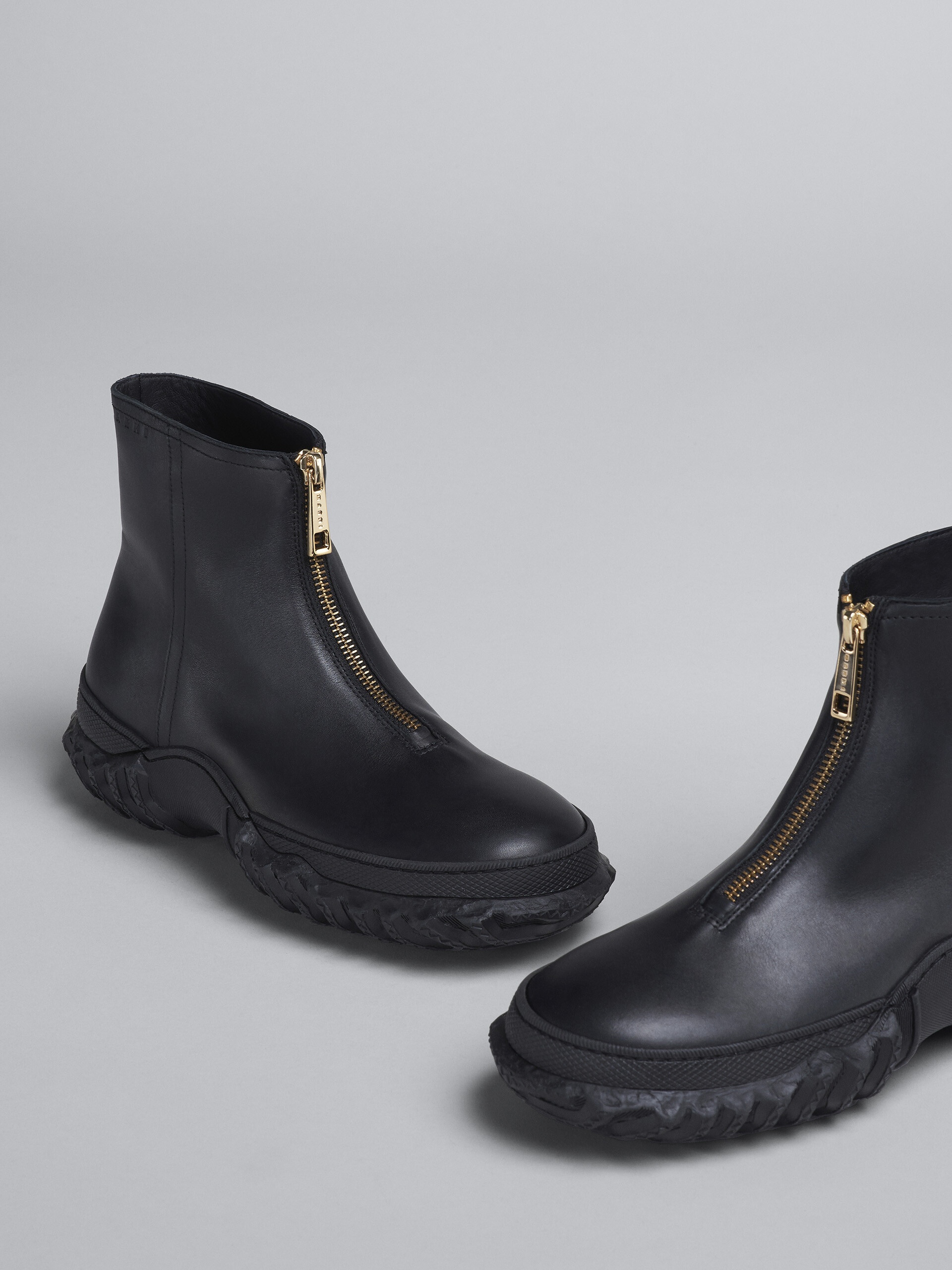 BLACK LEATHER BOOTIE - 4