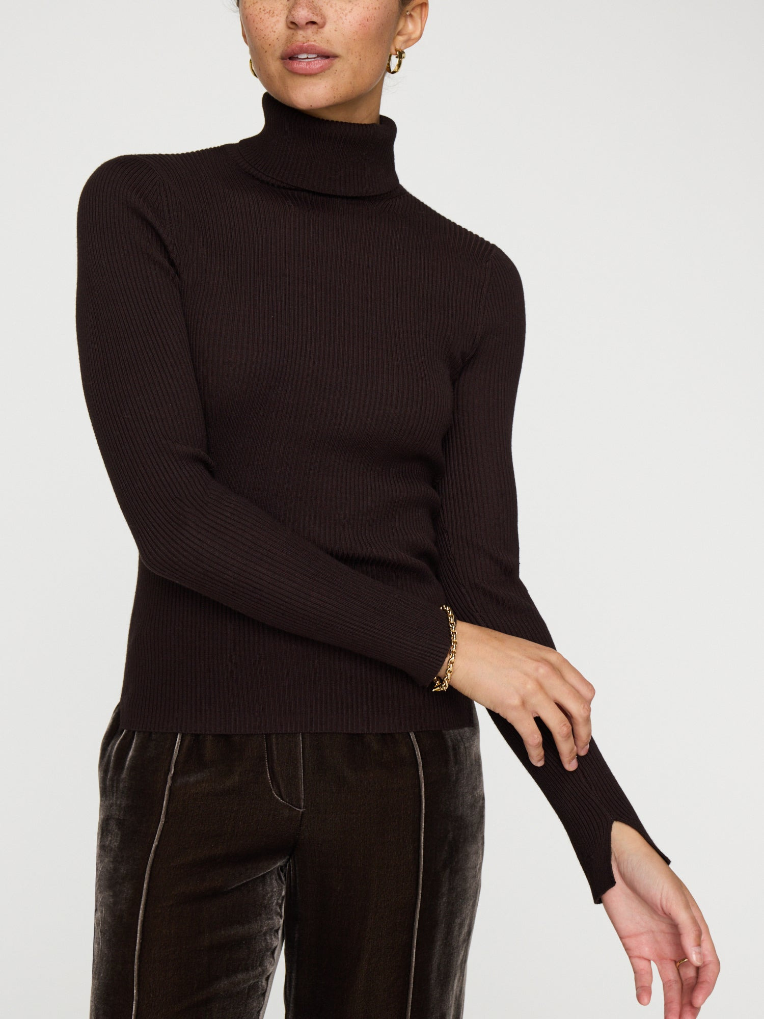 The Noel Ribbed Turtleneck - 5