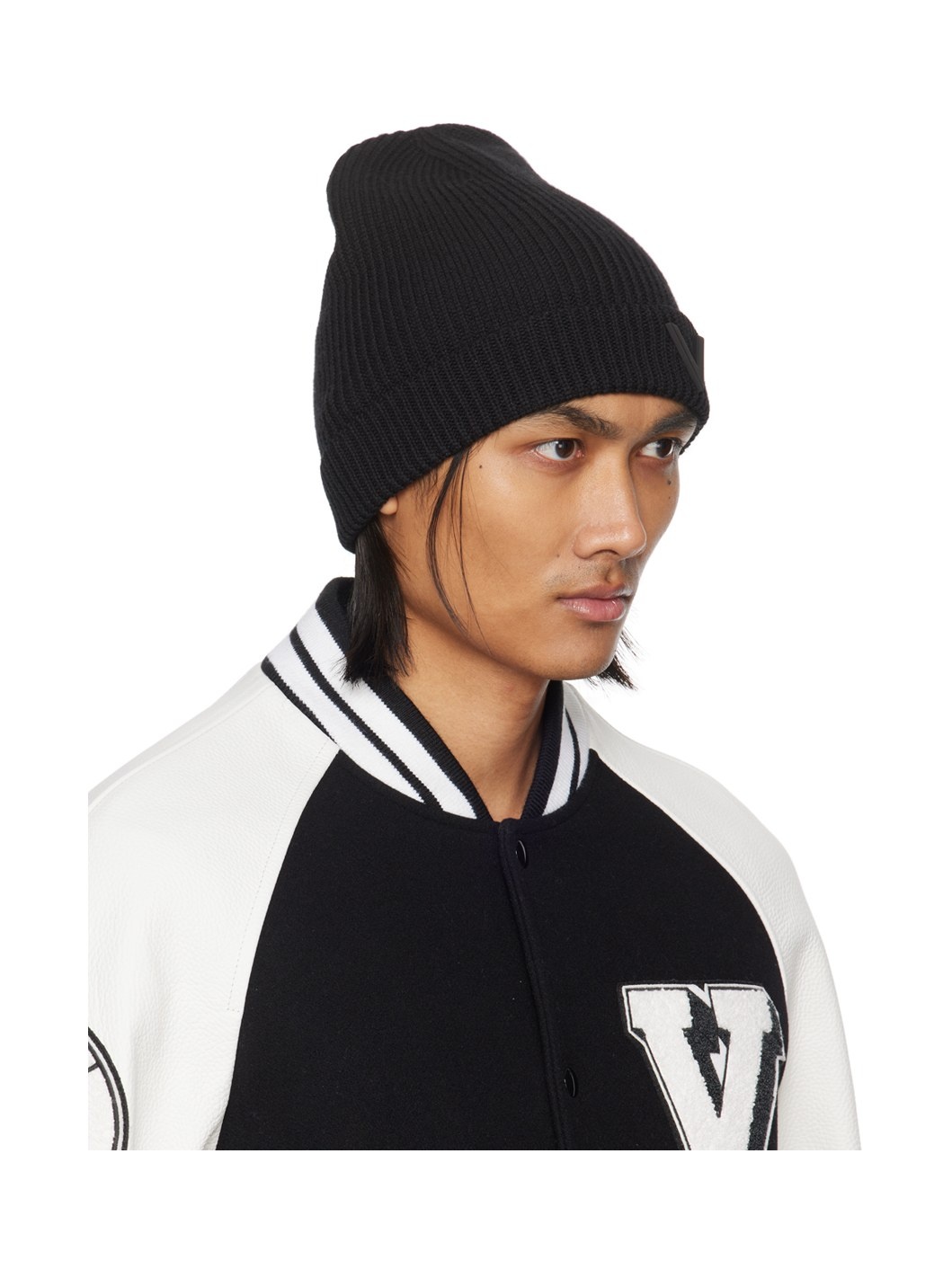 Black V Appliqué Beanie - 2