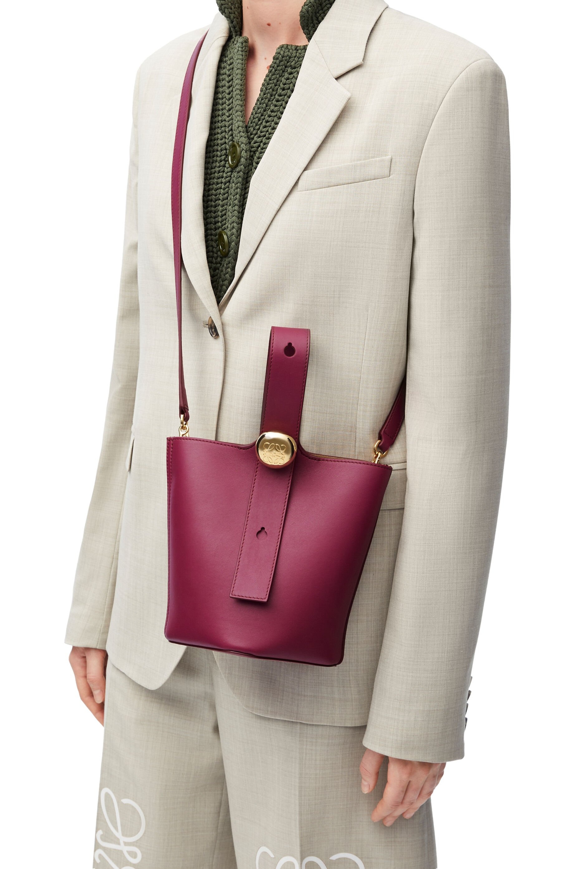 Mini Pebble Bucket bag in mellow calfskin - 3