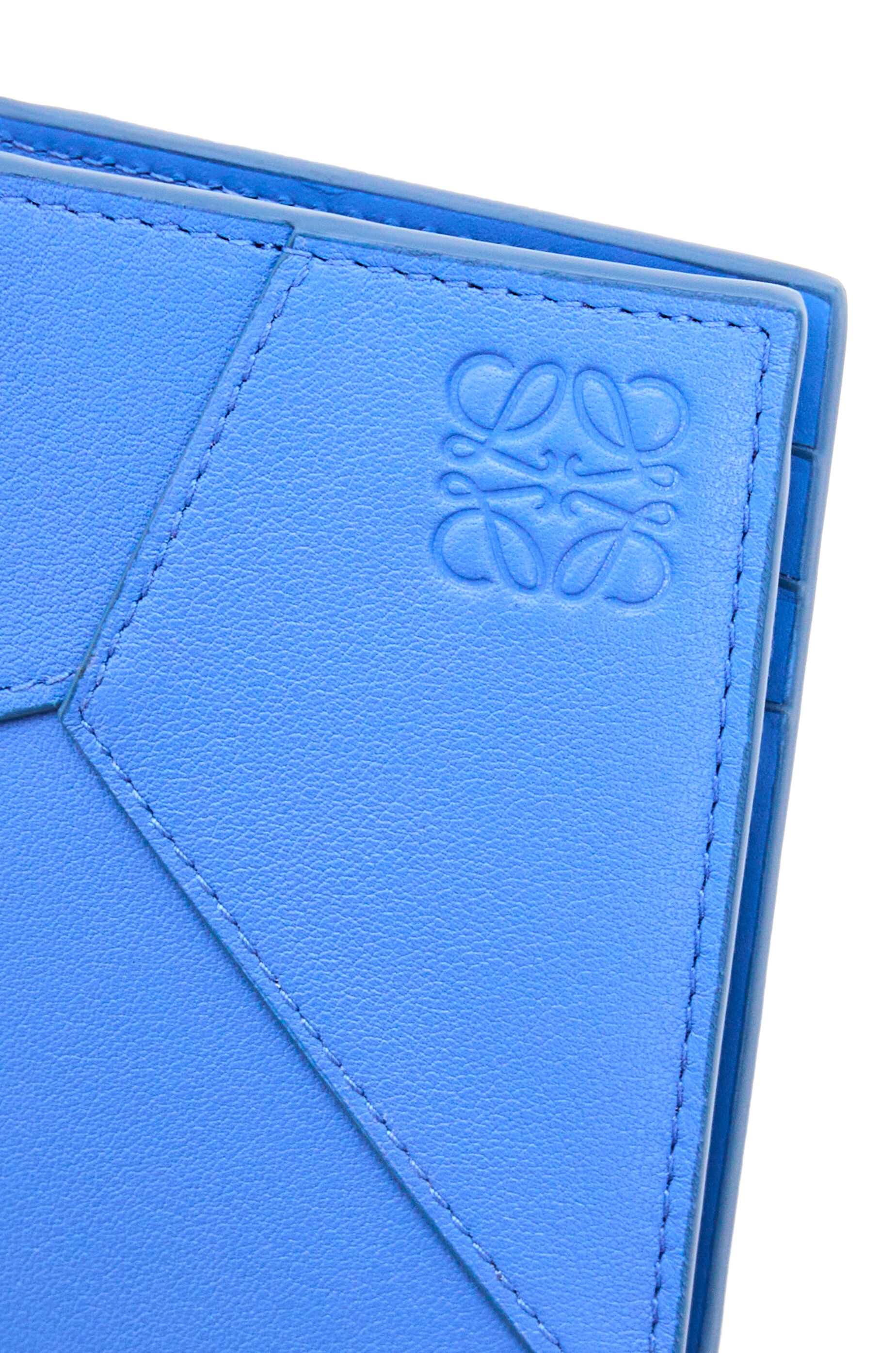 Puzzle Edge bifold cardholder in classic calfskin - 5