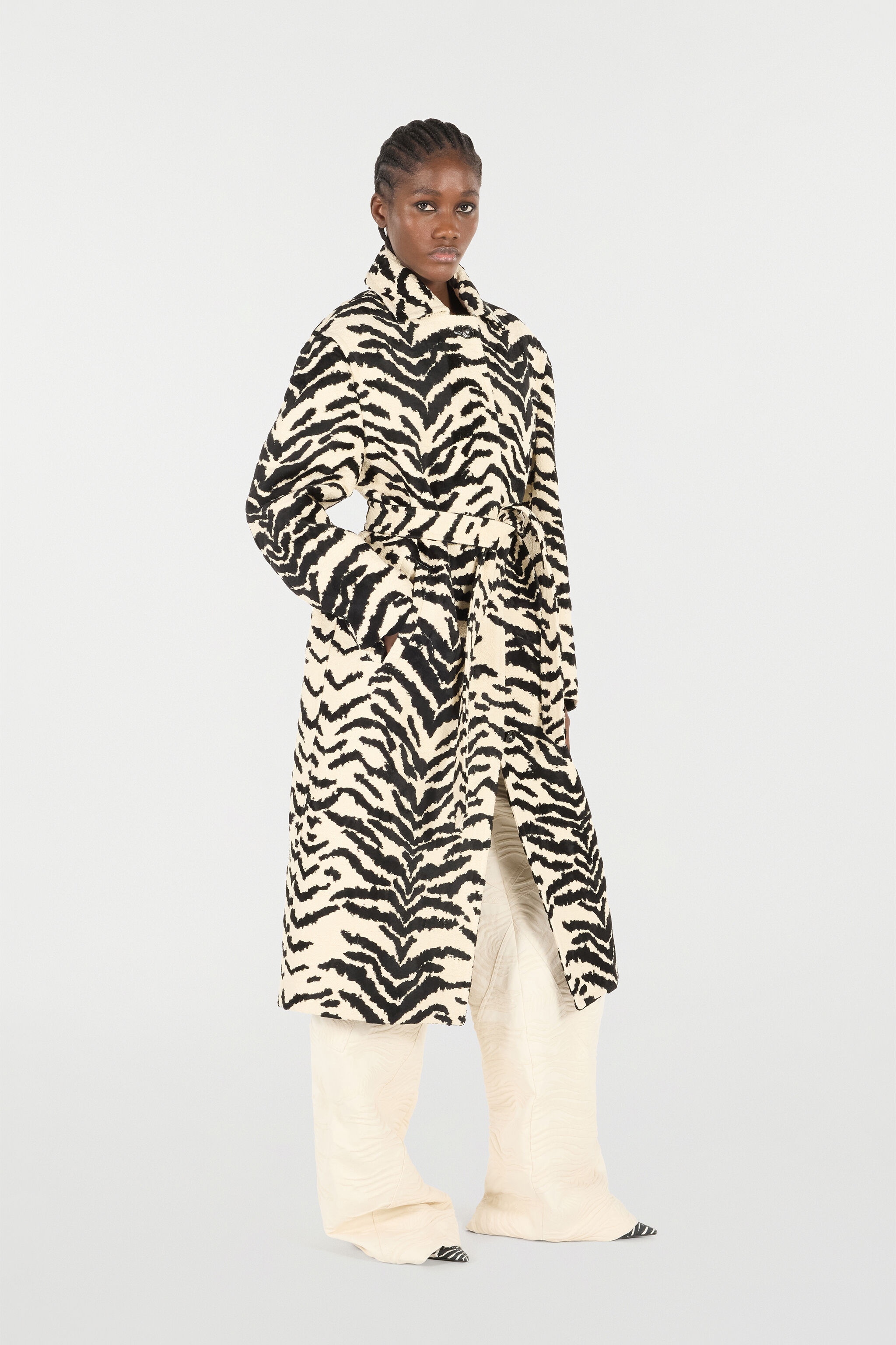 Coat With White Tigress Print - 3