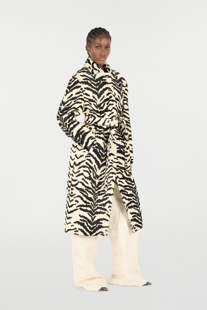 Coat With White Tigress Print 3
