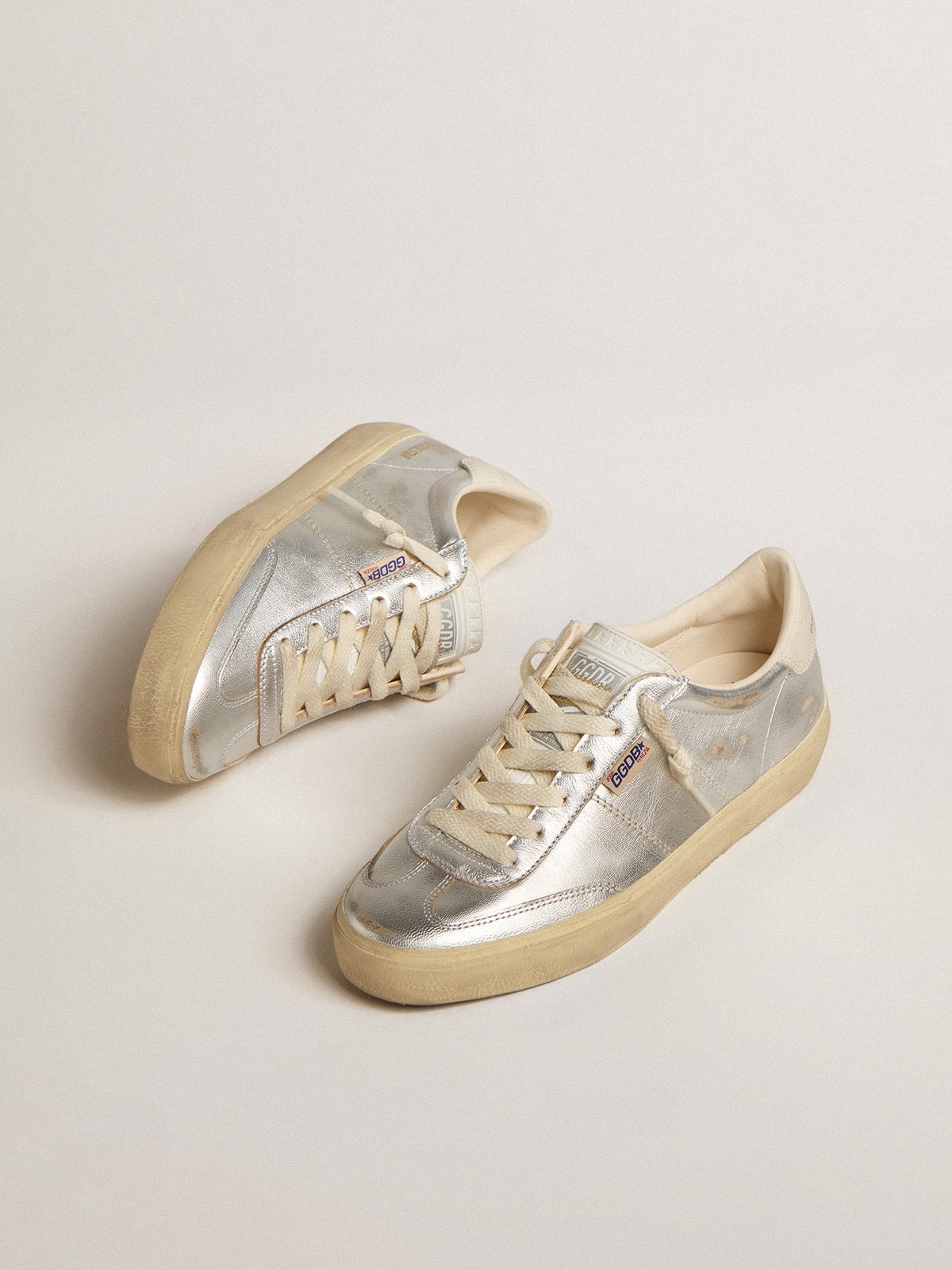 Soul Star in metallic silver leather with white leather heel tab - 2