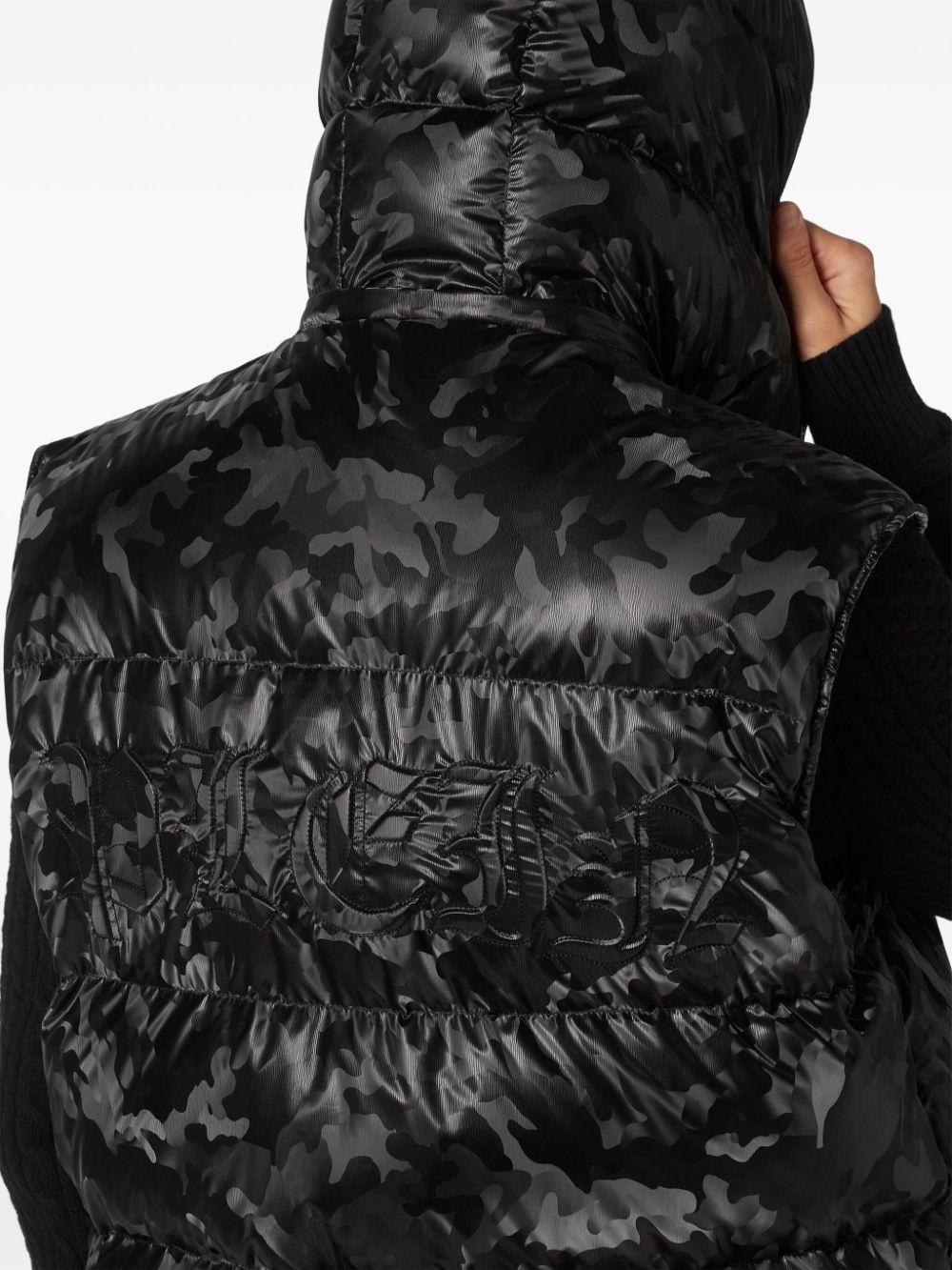 camouflage-print hooded puffer gilet - 5