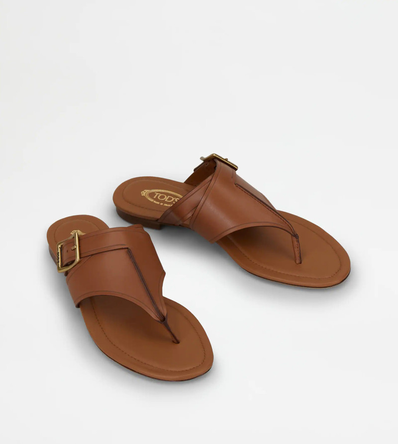 Tod's THONG SANDALS IN LEATHER - BROWN outlook