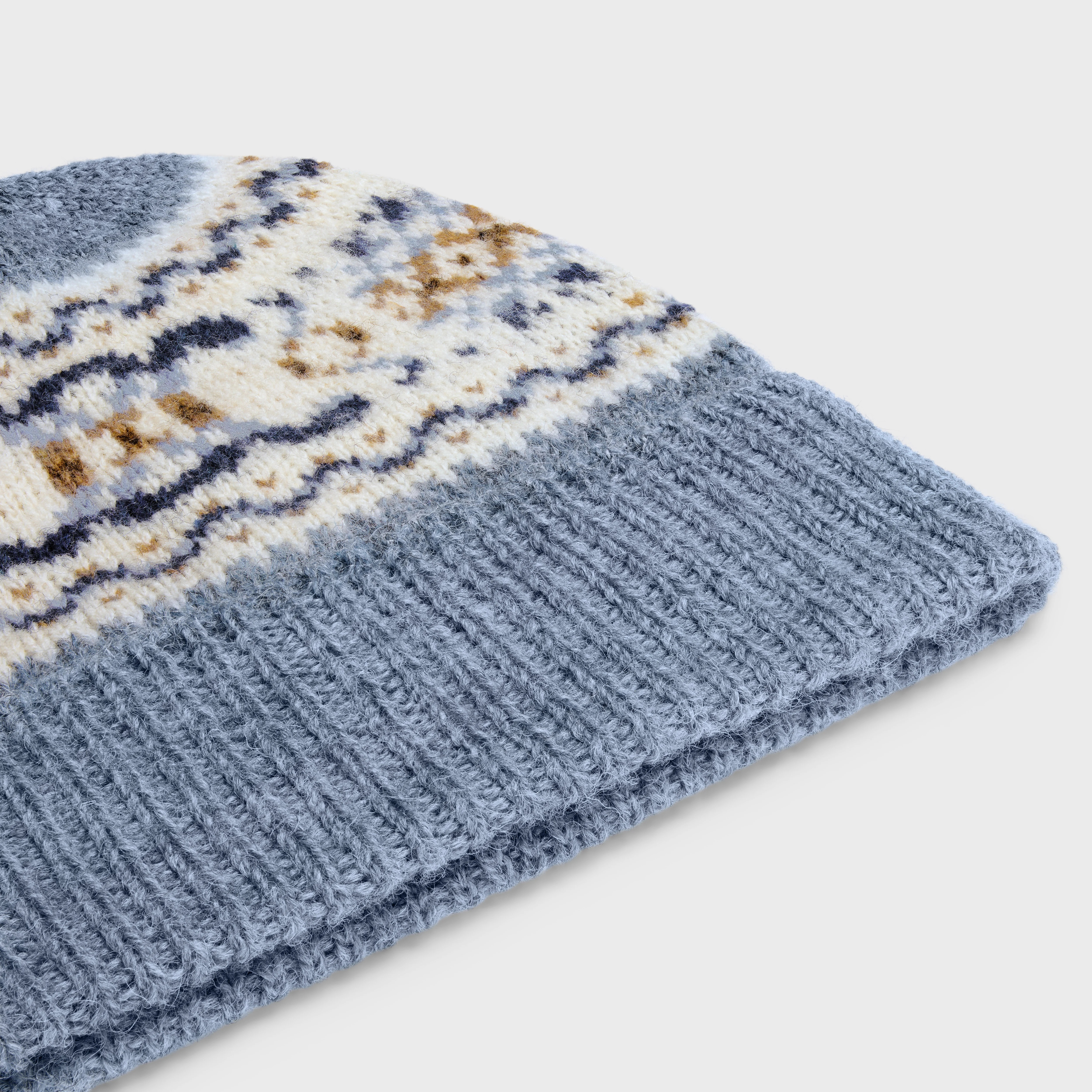 beanie in triomphe fair isle wool - 3