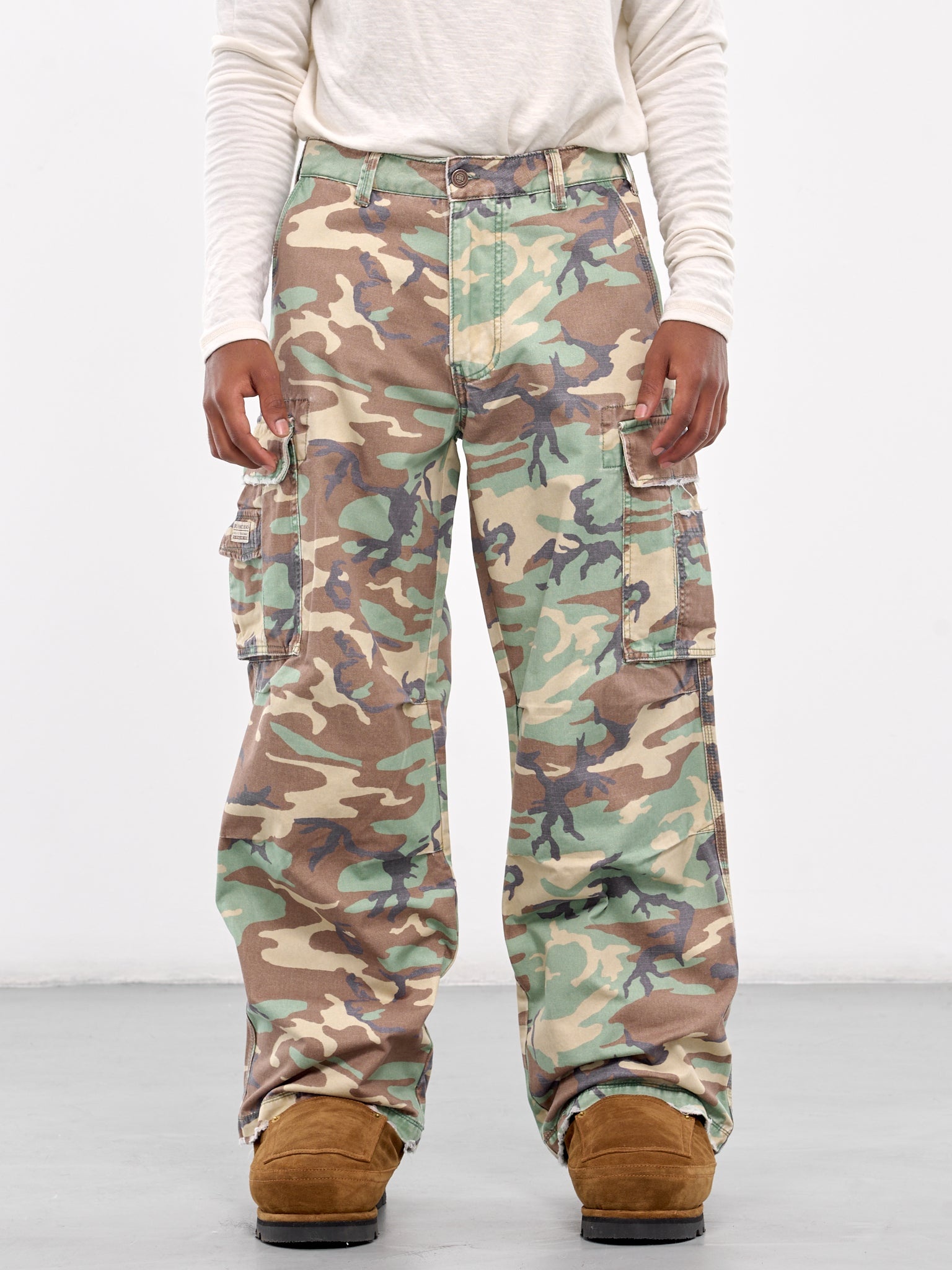 パンツ ERL CAMO CARGO PANTS ERL - Unisex Printed Cargo Pants | HBX - Globally Curated