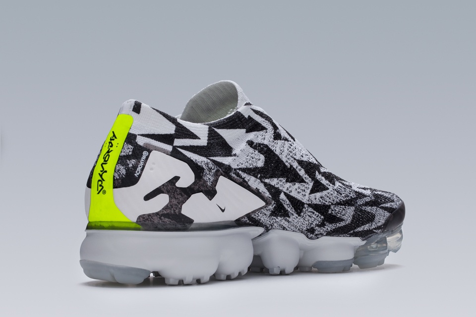 AVM-001 Nike® Air VaporMax Flyknit Moc 2  / Acronym® Light Bone/Light Bone/Volt - 4