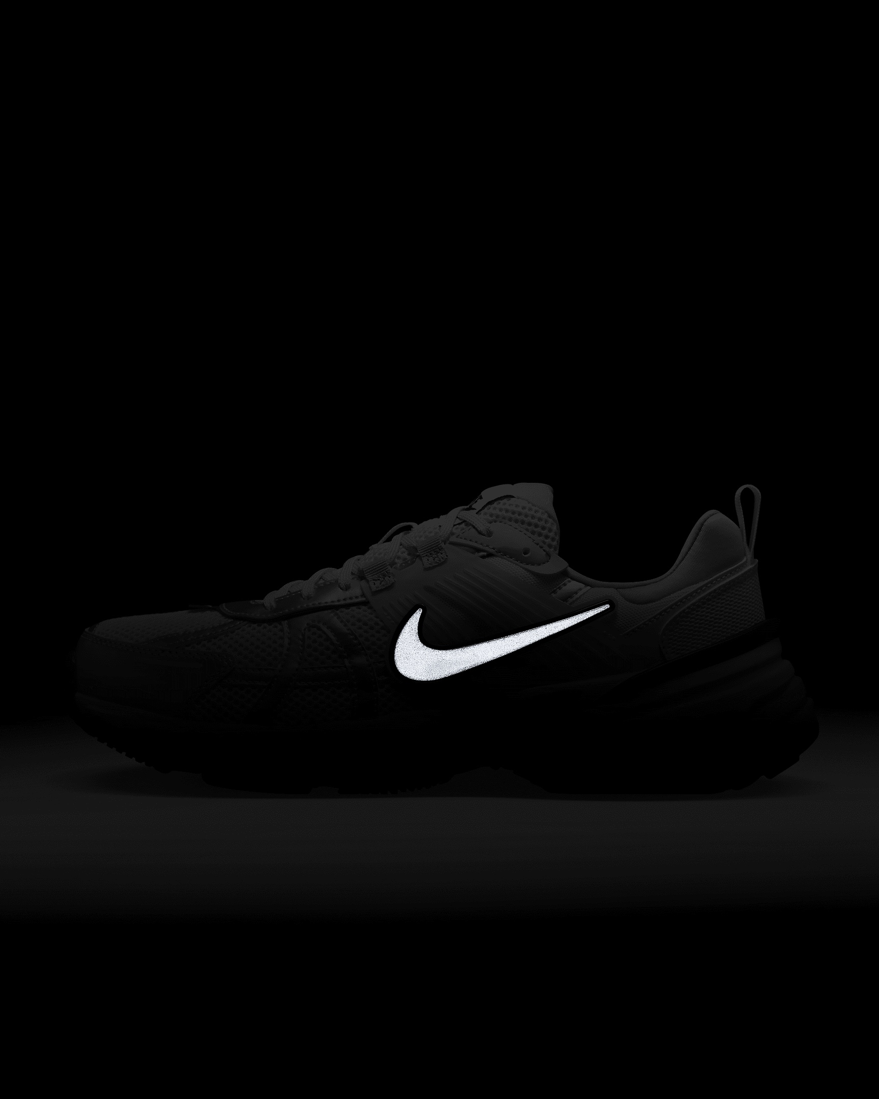 Nike Men's V2K Run Shoes - 10