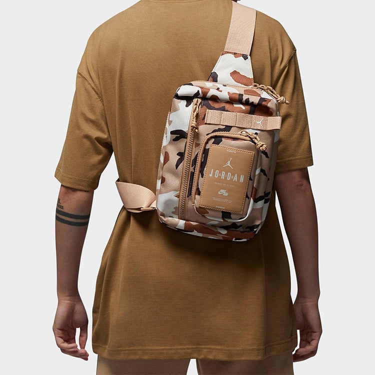 (WMNS) Air Jordan Hesi Crossbody Crossbody Bag 3L 'Desert Camo' MA0839-EE7 - 4