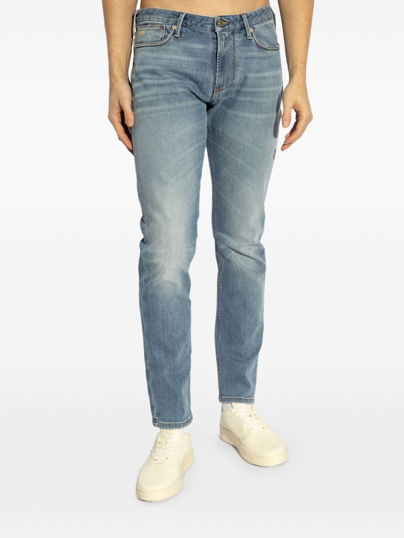 straight-leg jeans 3