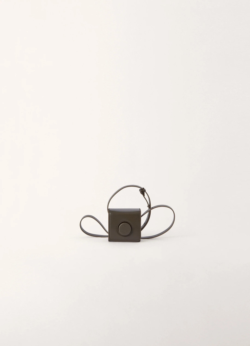 MINI CAMERA BAG
VEGETABLE TANNE 1