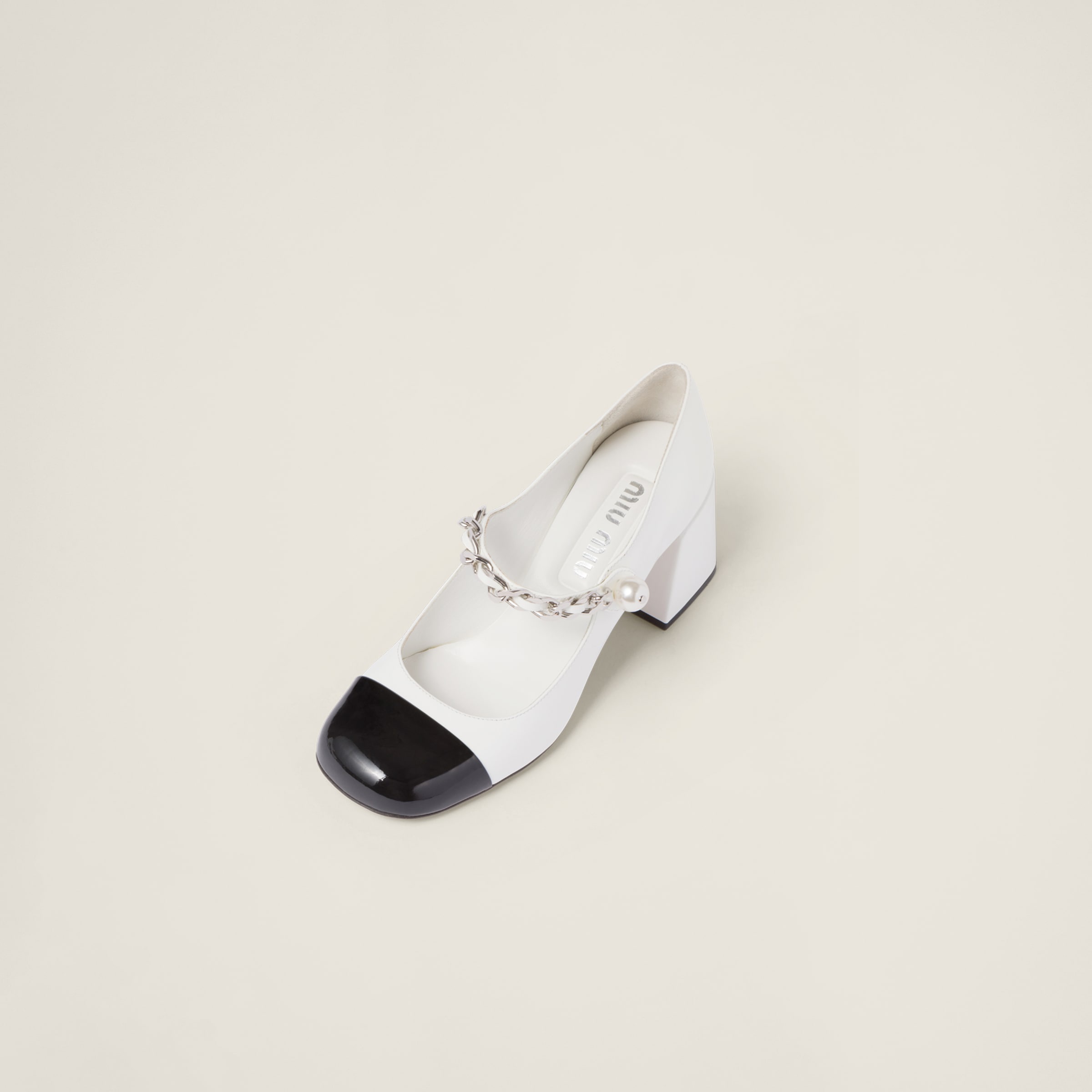 Patent leather pumps - 4