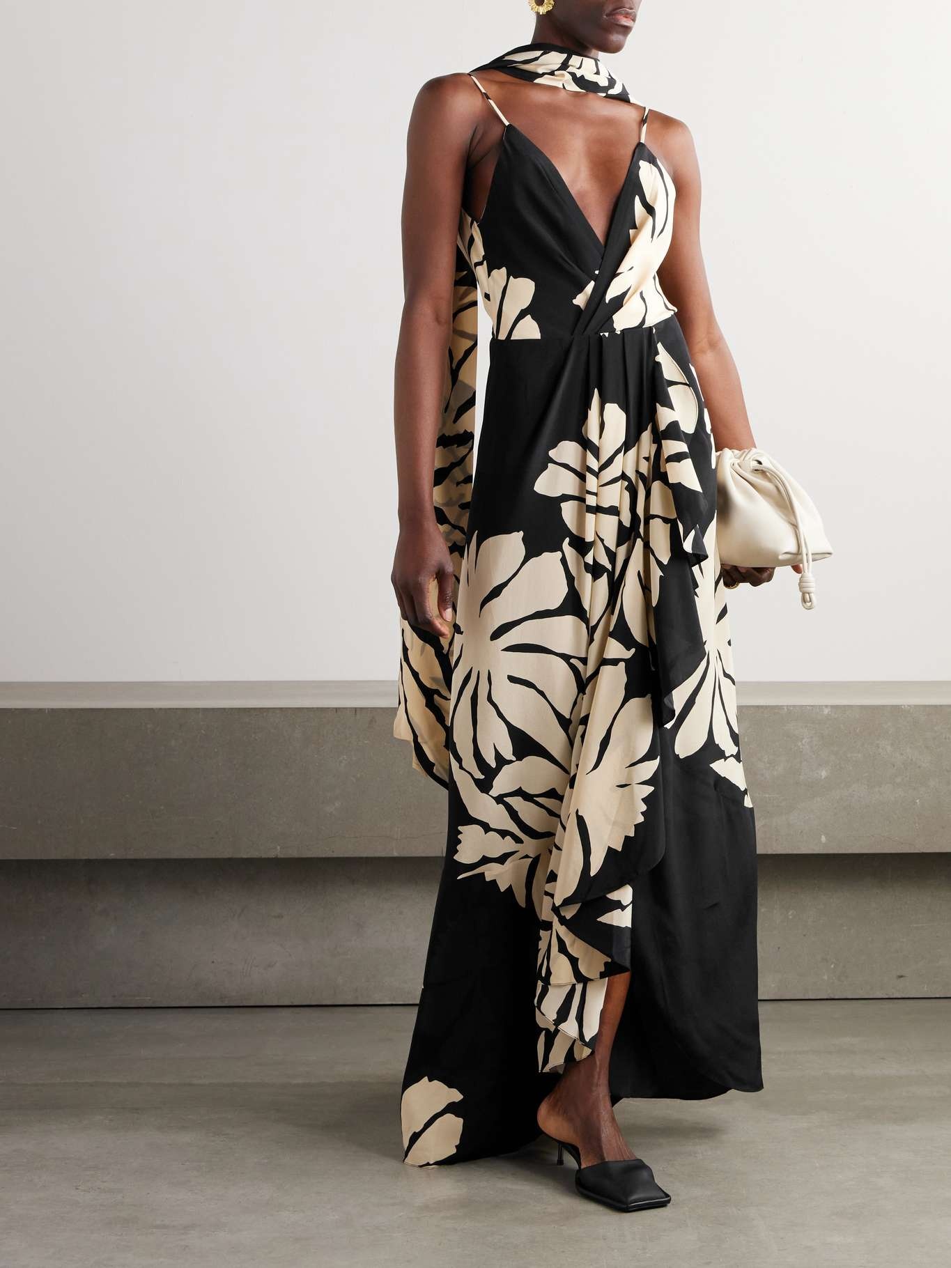 Santa Cruz wrap-effect gathered floral-print silk maxi dress Black - 2