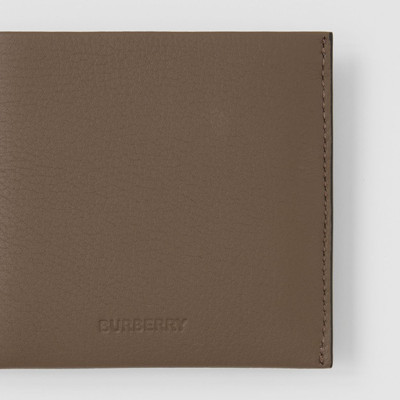 Burberry Grainy Leather International Bifold Wallet outlook