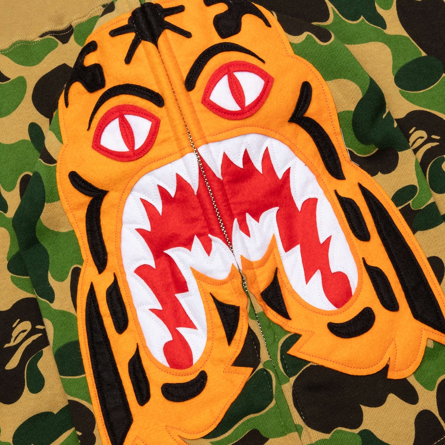 A BATHING APE ABC CAMO TIGER FULL ZIP HOODIE GREEN feature REVERSIBLE