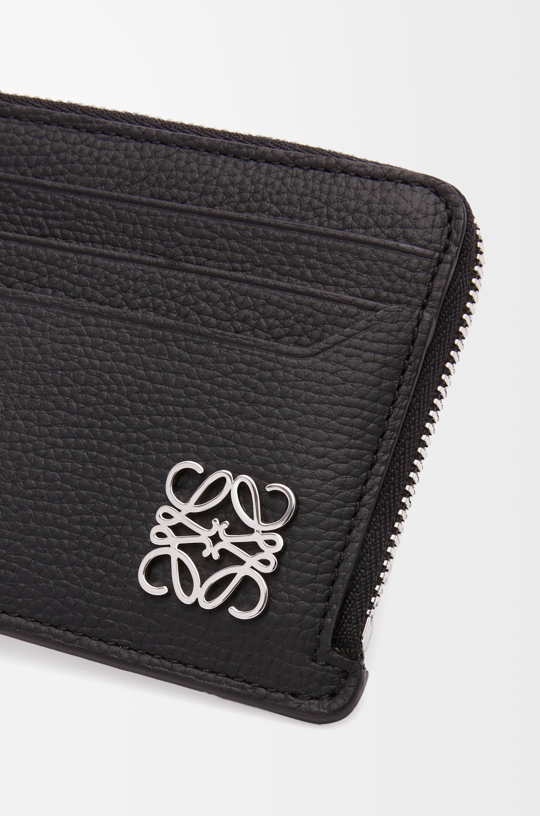 Anagram square coin cardholder in pebble grained calfskin - 4