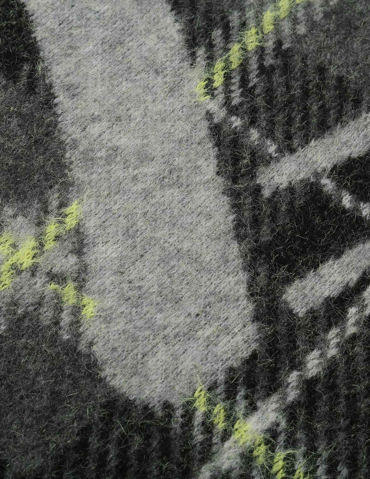 Checked Knitted Sweater - 12