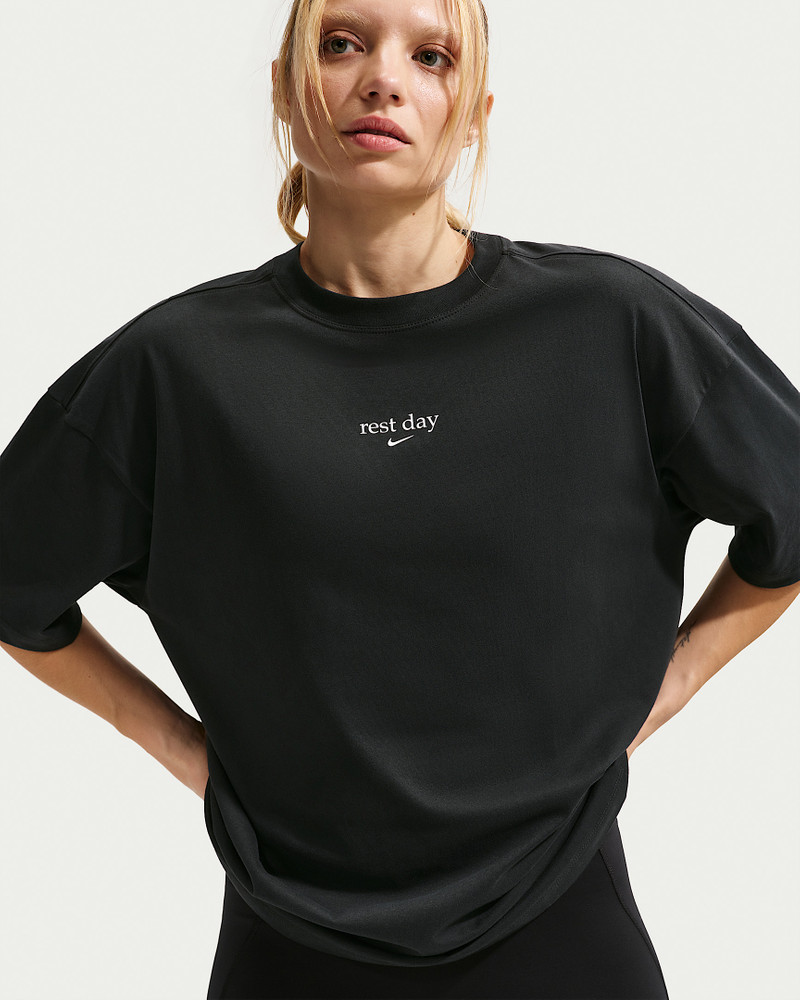 Nike Women's Oversized Dri-FIT Short-Sleeve T-Shirt 3