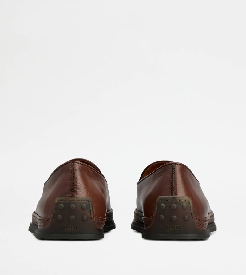 Tod's LOAFERS IN LEATHER - BROWN outlook