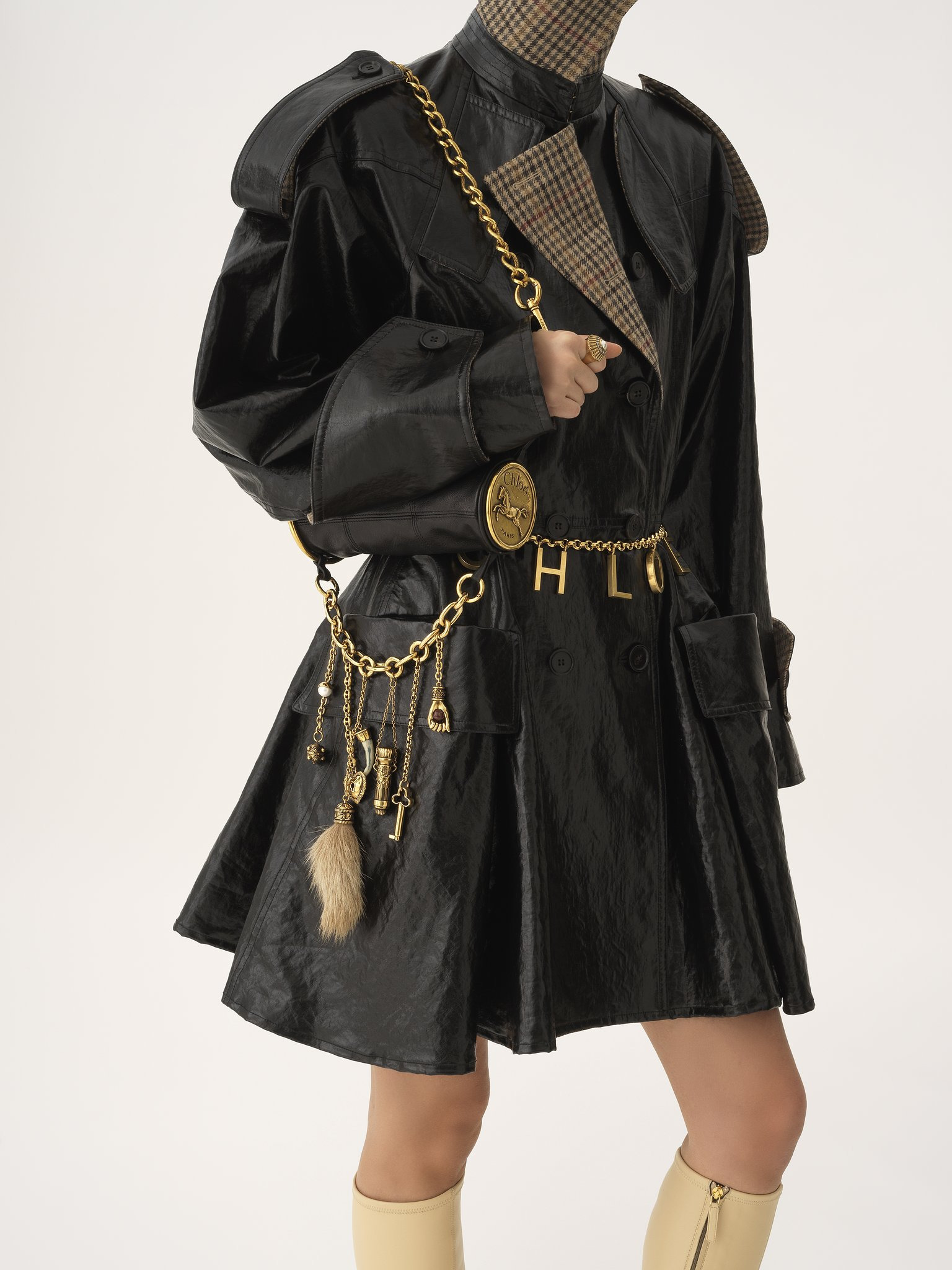 CHÂTEAU TREASURES SHOULDER BAG IN GRAINED LEATHER - 2