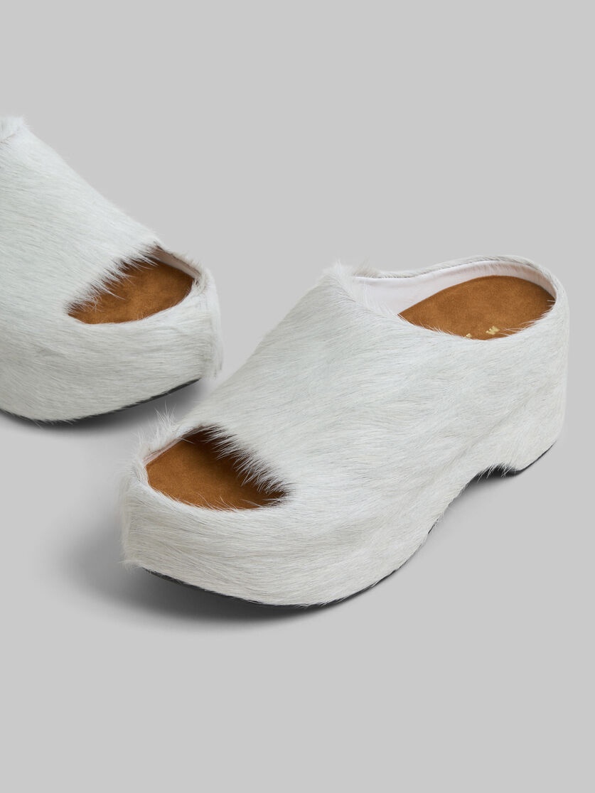 WHITE LONG-HAIR CALFSKIN CHUNKY CLOG SLIDE - 5