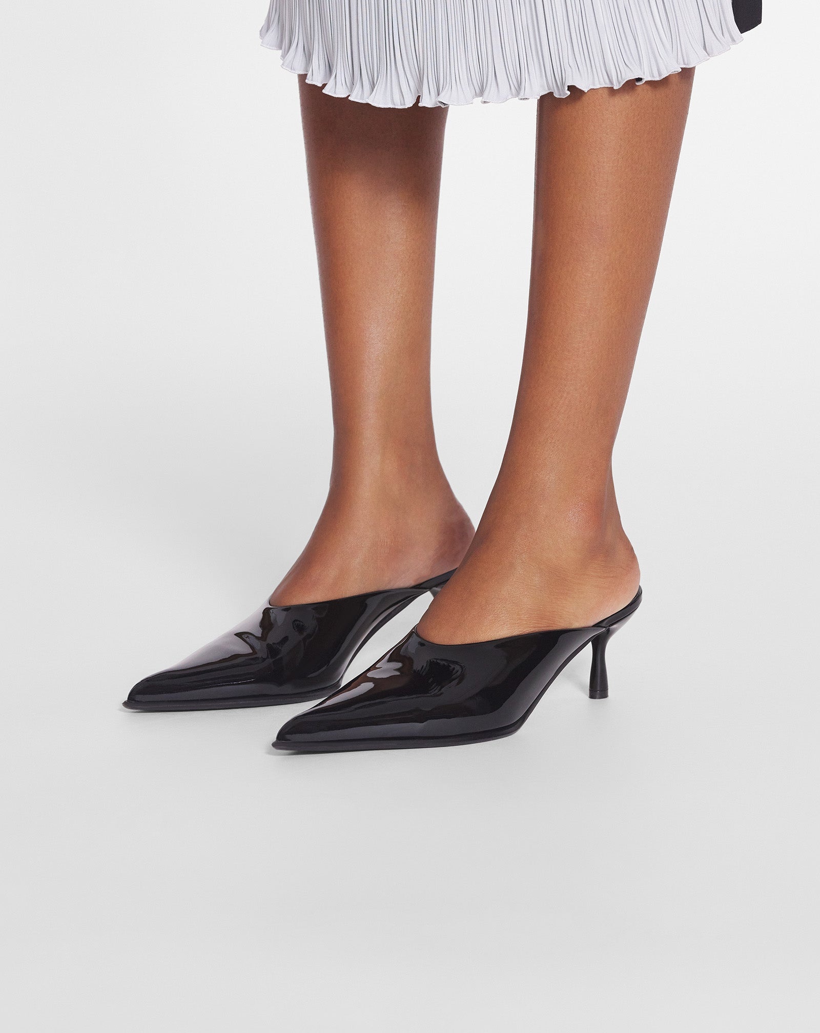 PATENT LEATHER HEELED MULES - 6