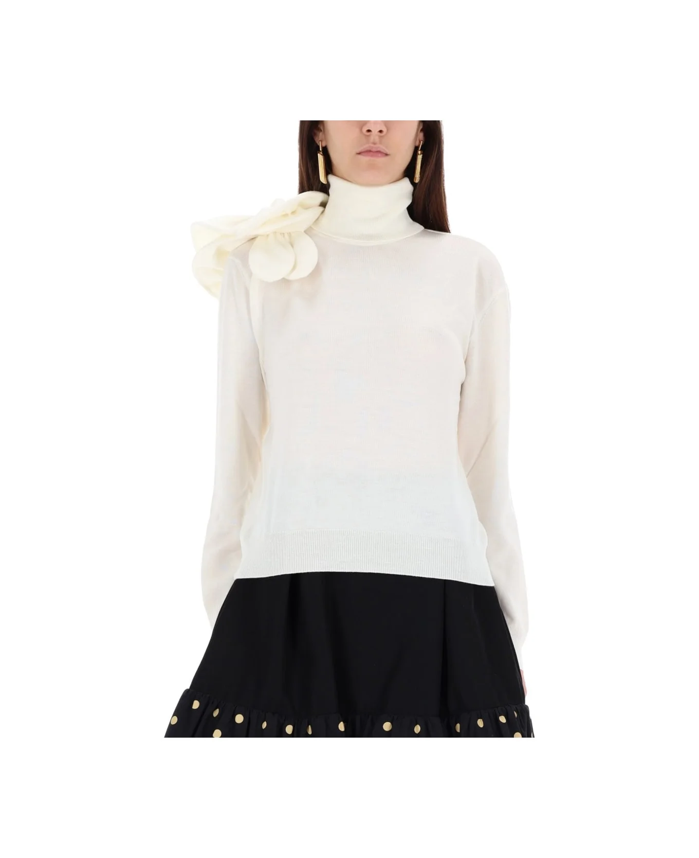 Mesh With Flower Detail - 1