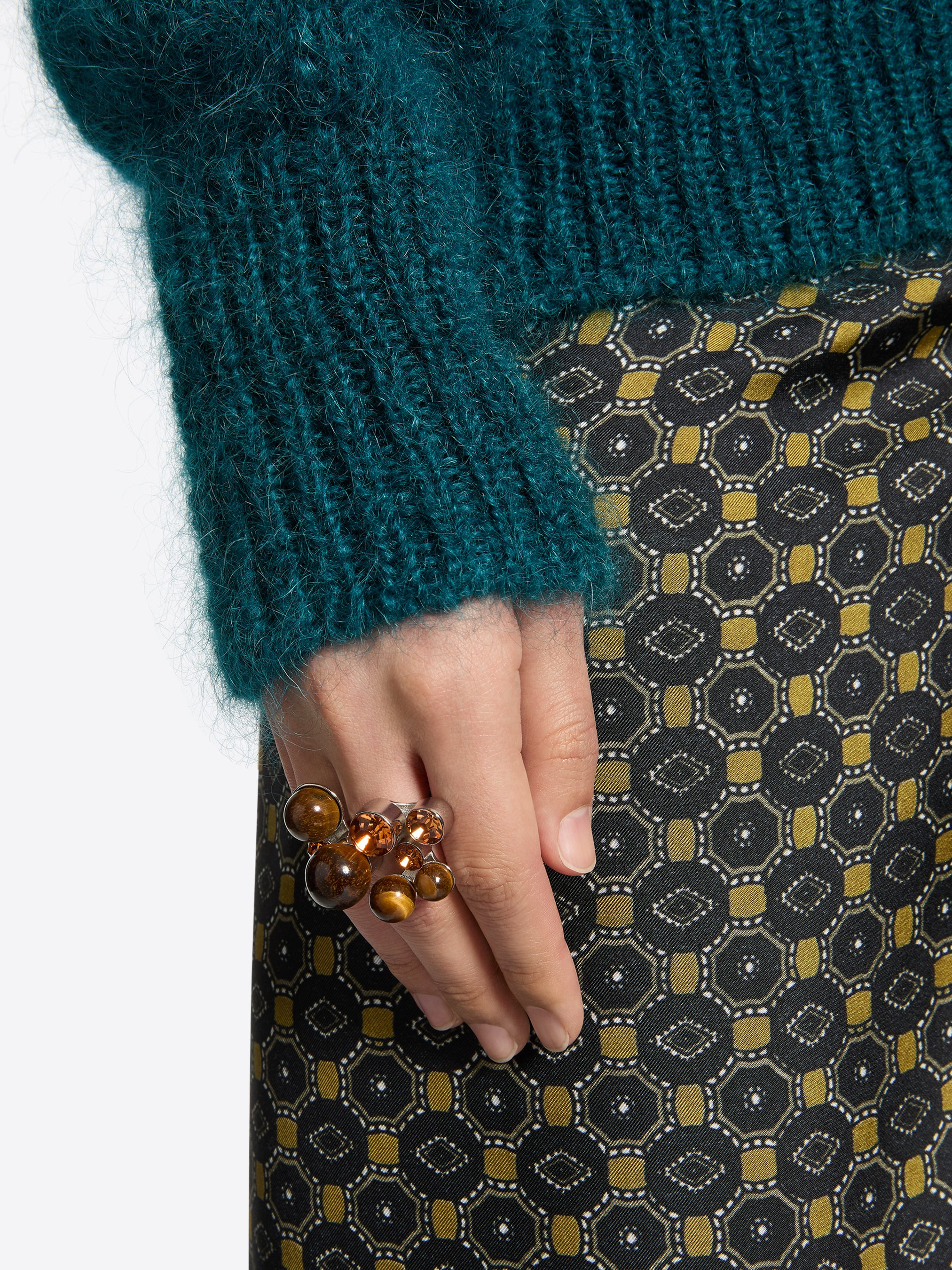 ORNAMENTED RING - 4