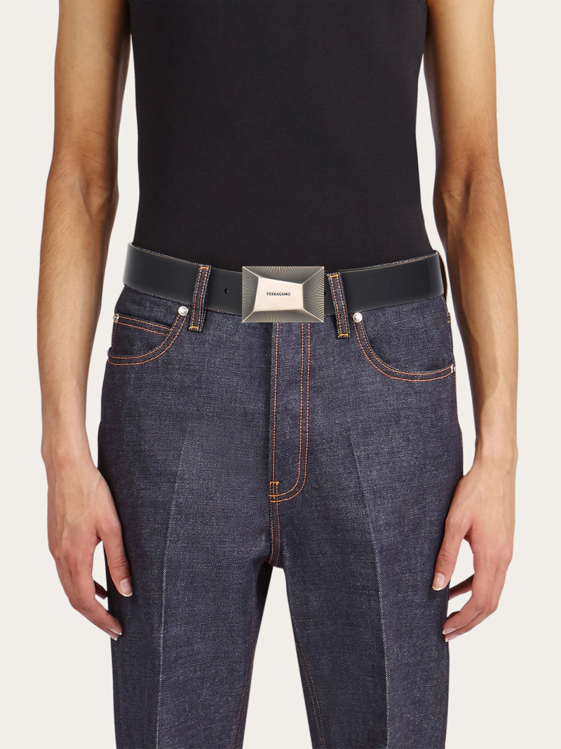 Reversible and adjustable belt 4
