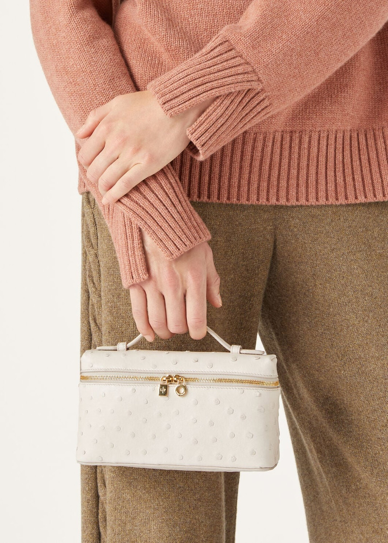 Loro Piana Extra Pocket L19 outlook